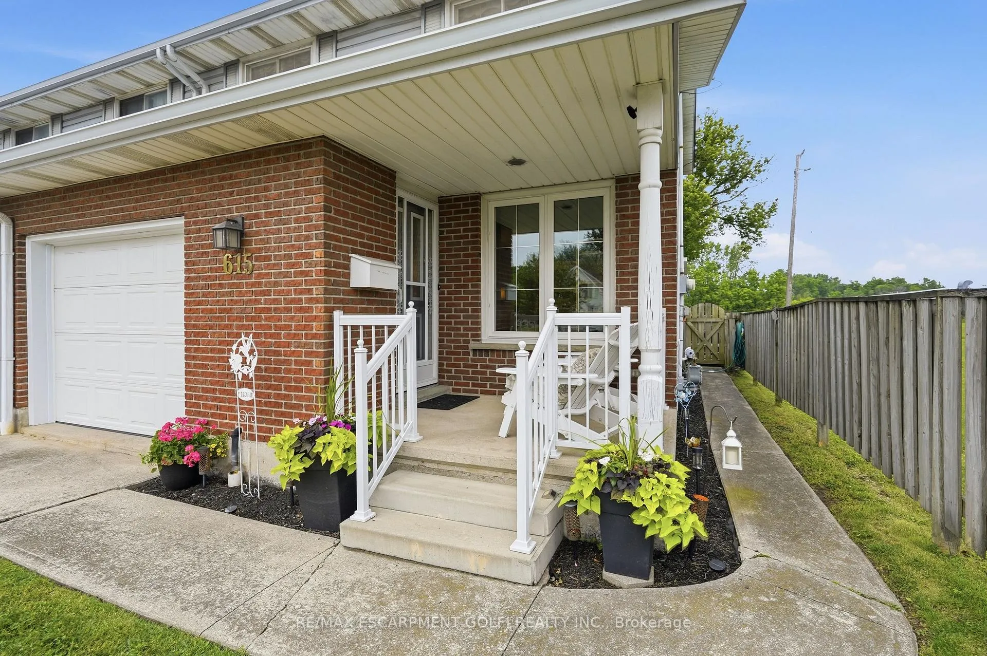 Photo 2 of 615 Broad Street E, Haldimand, Dunnville — HOMEH