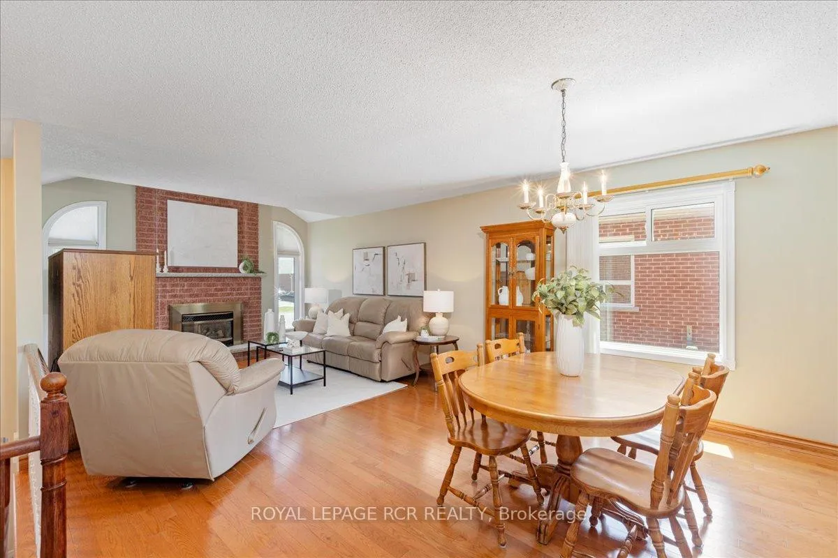 Photo 5 of 104 Carrick Avenue, Georgina, Keswick North — HOMEH