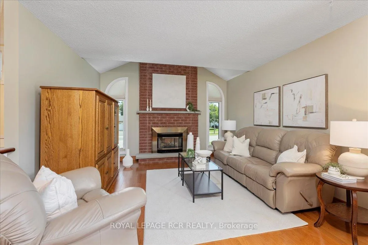 Photo 6 of 104 Carrick Avenue, Georgina, Keswick North — HOMEH