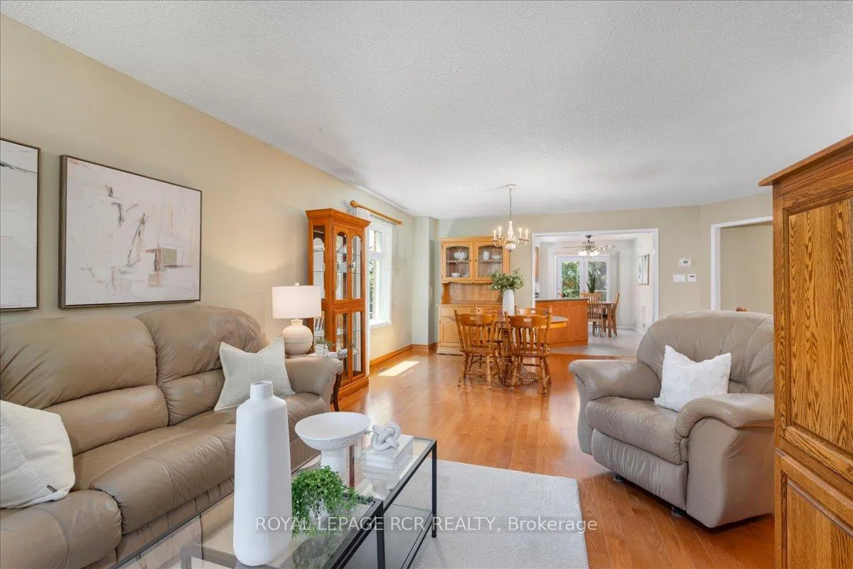 Photo 7 of 104 Carrick Avenue, Georgina, Keswick North — HOMEH
