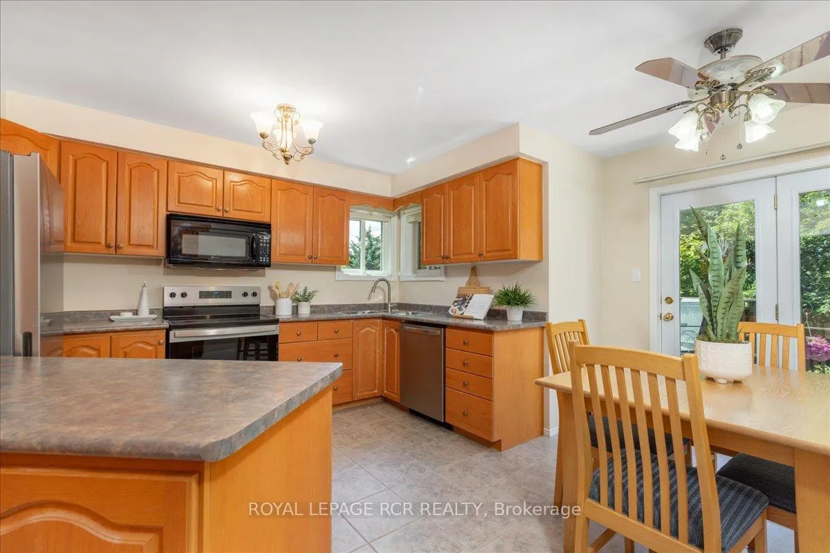 Photo 9 of 104 Carrick Avenue, Georgina, Keswick North — HOMEH