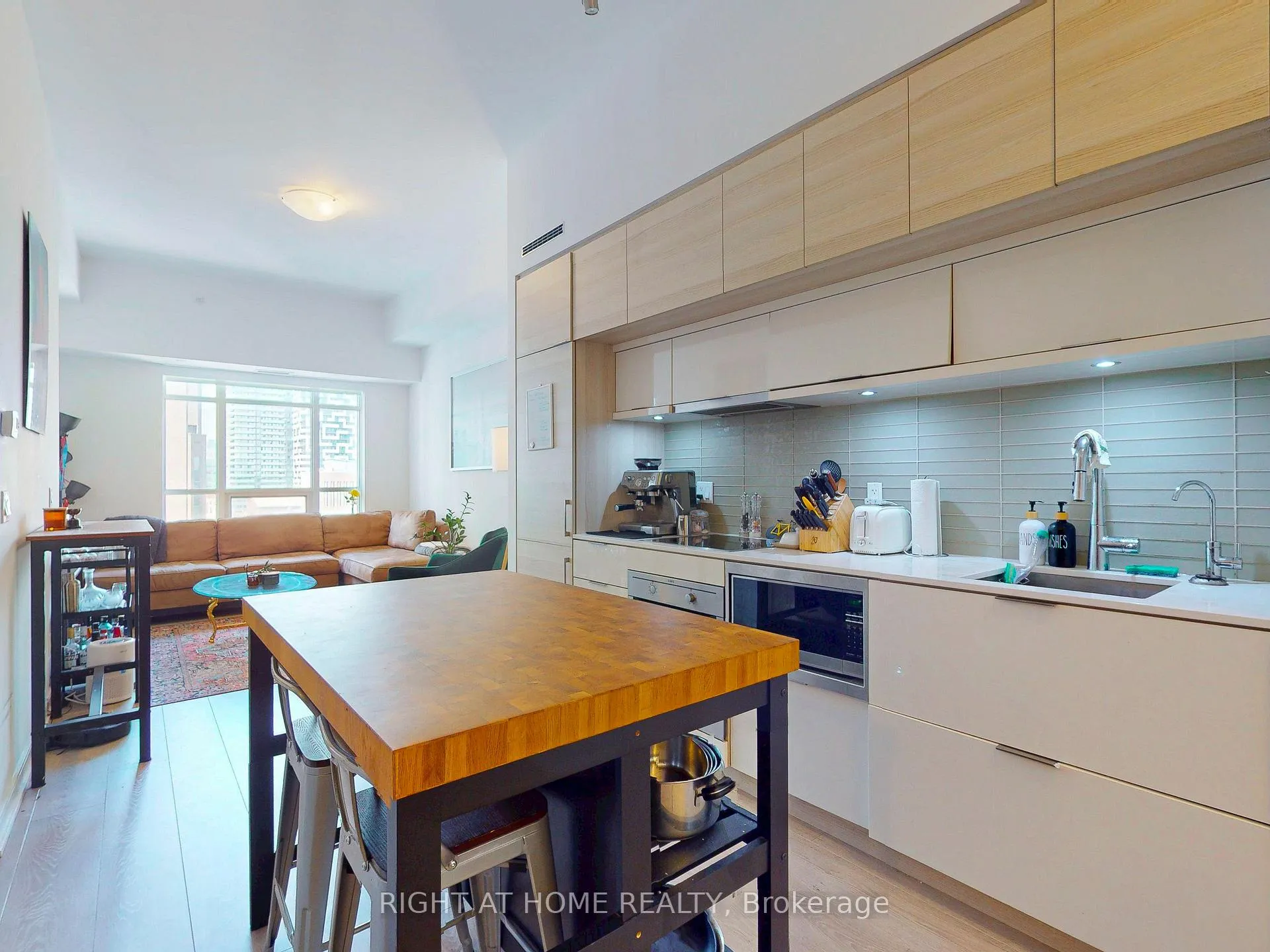 Photo 4 of Unit 1904, 88 Scott Street, Toronto, Church-Yonge Corridor — HOMEH