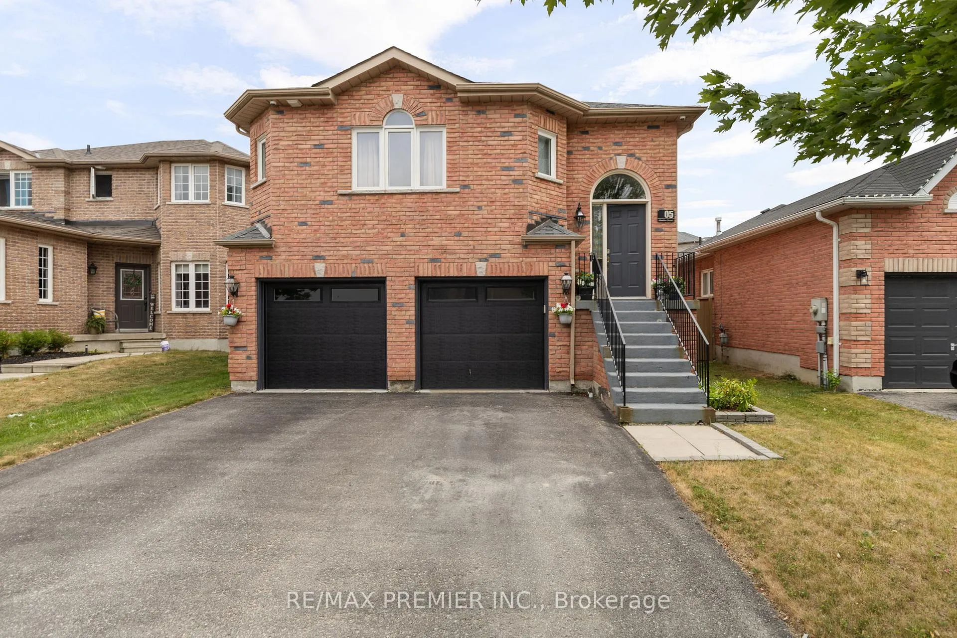 Photo 1 of 5 Humber Street, Barrie, Ardagh — HOMEH