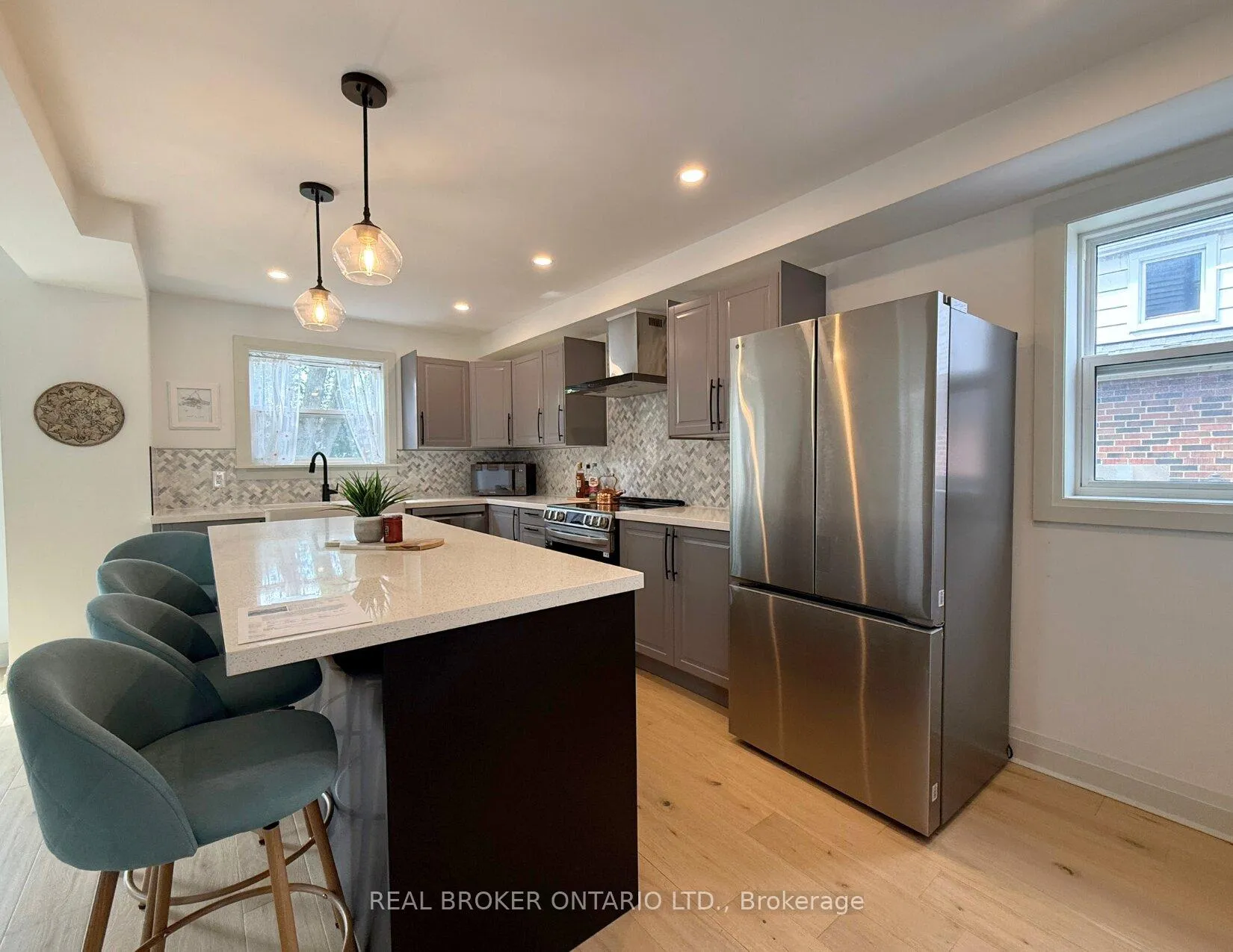 Photo 3 of Unit Upper, 286 East 18th Street, Hamilton, Inch Park — HOMEH