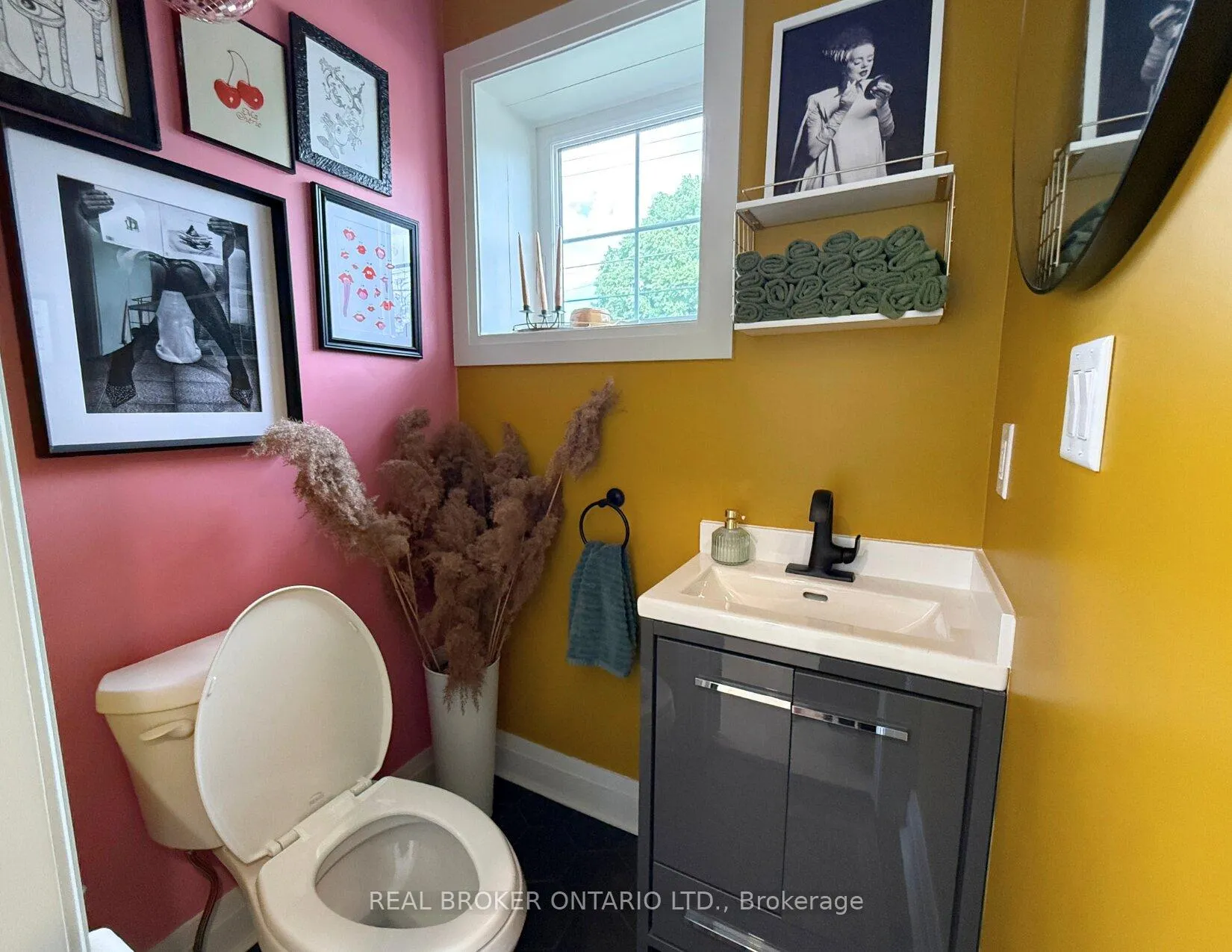 Photo 5 of Unit Upper, 286 East 18th Street, Hamilton, Inch Park — HOMEH