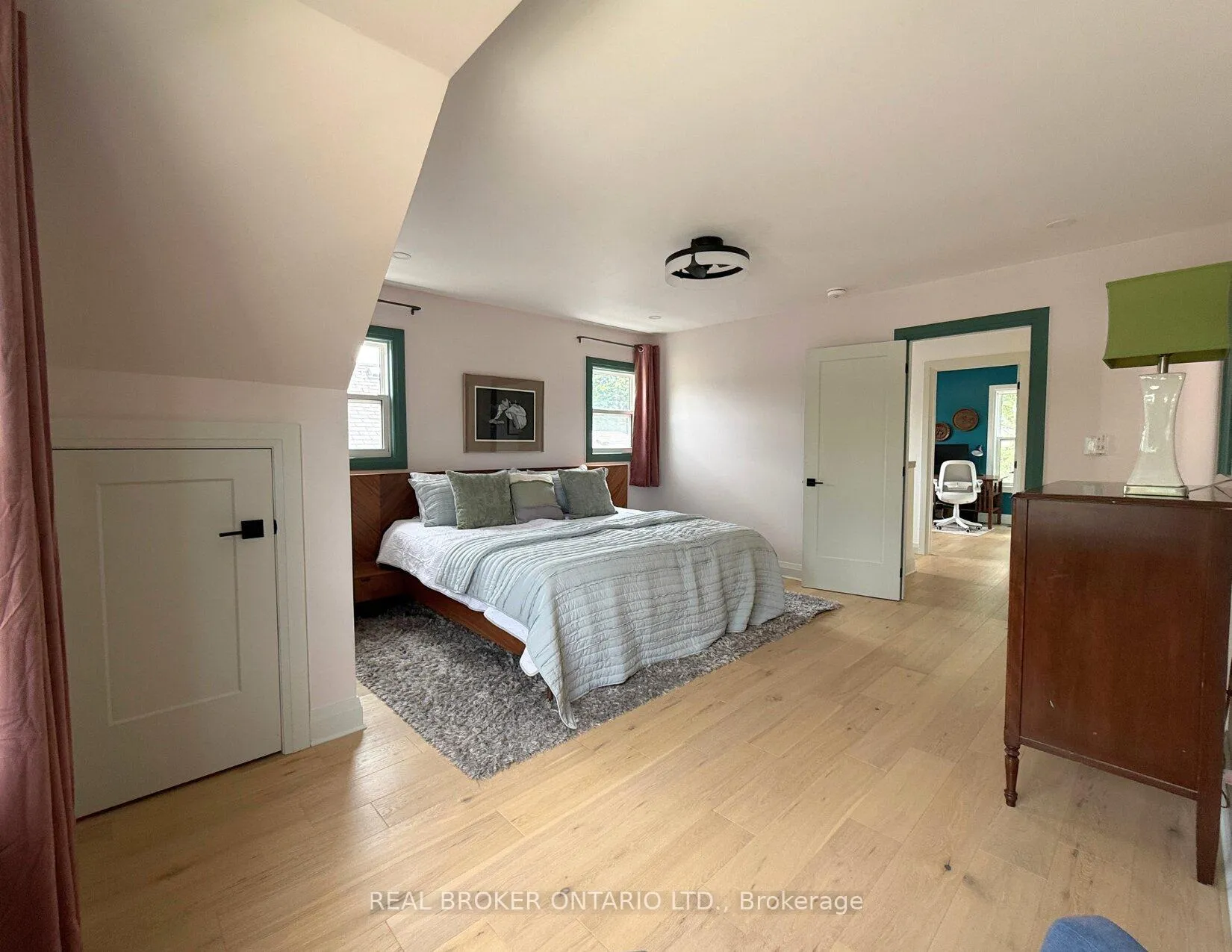 Photo 6 of Unit Upper, 286 East 18th Street, Hamilton, Inch Park — HOMEH