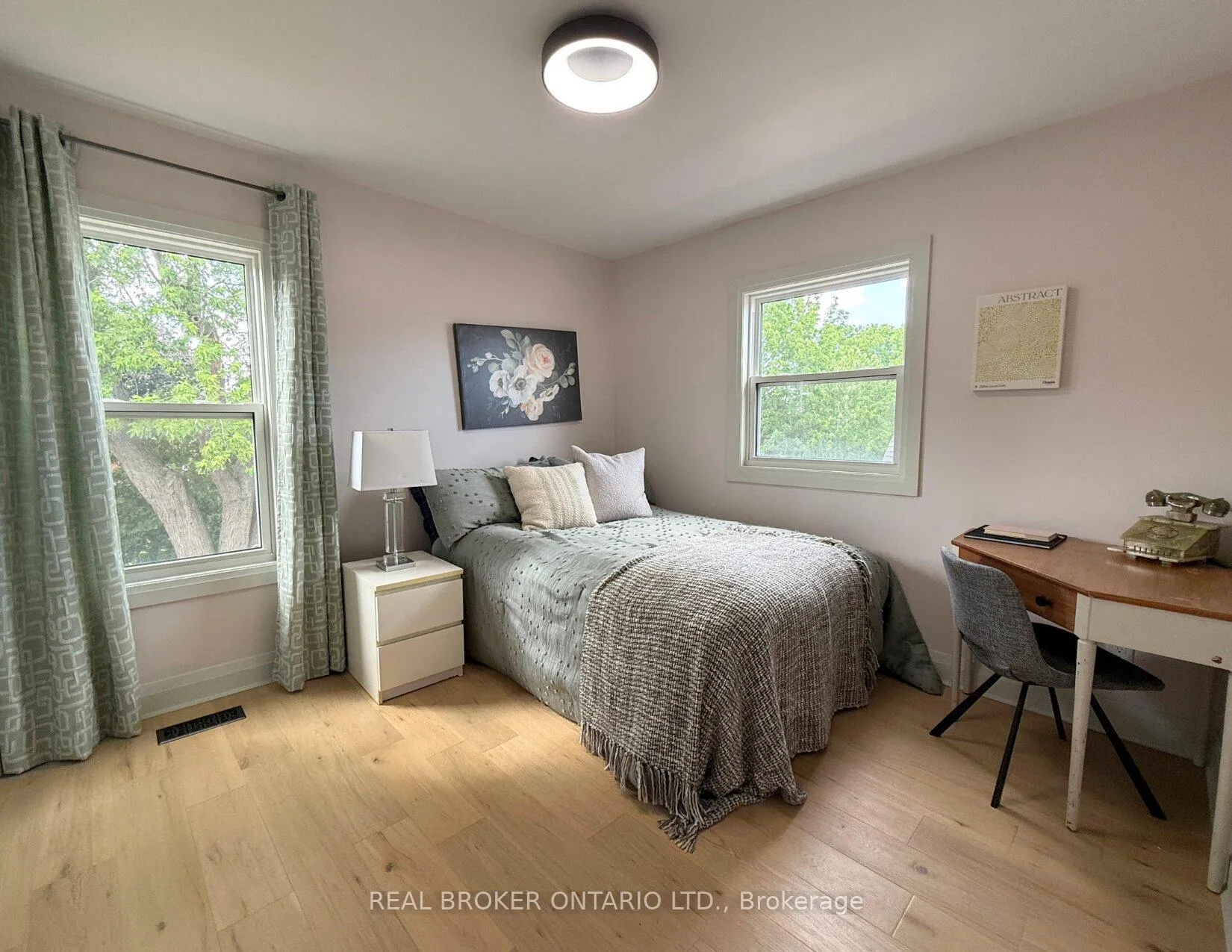Photo 9 of Unit Upper, 286 East 18th Street, Hamilton, Inch Park — HOMEH