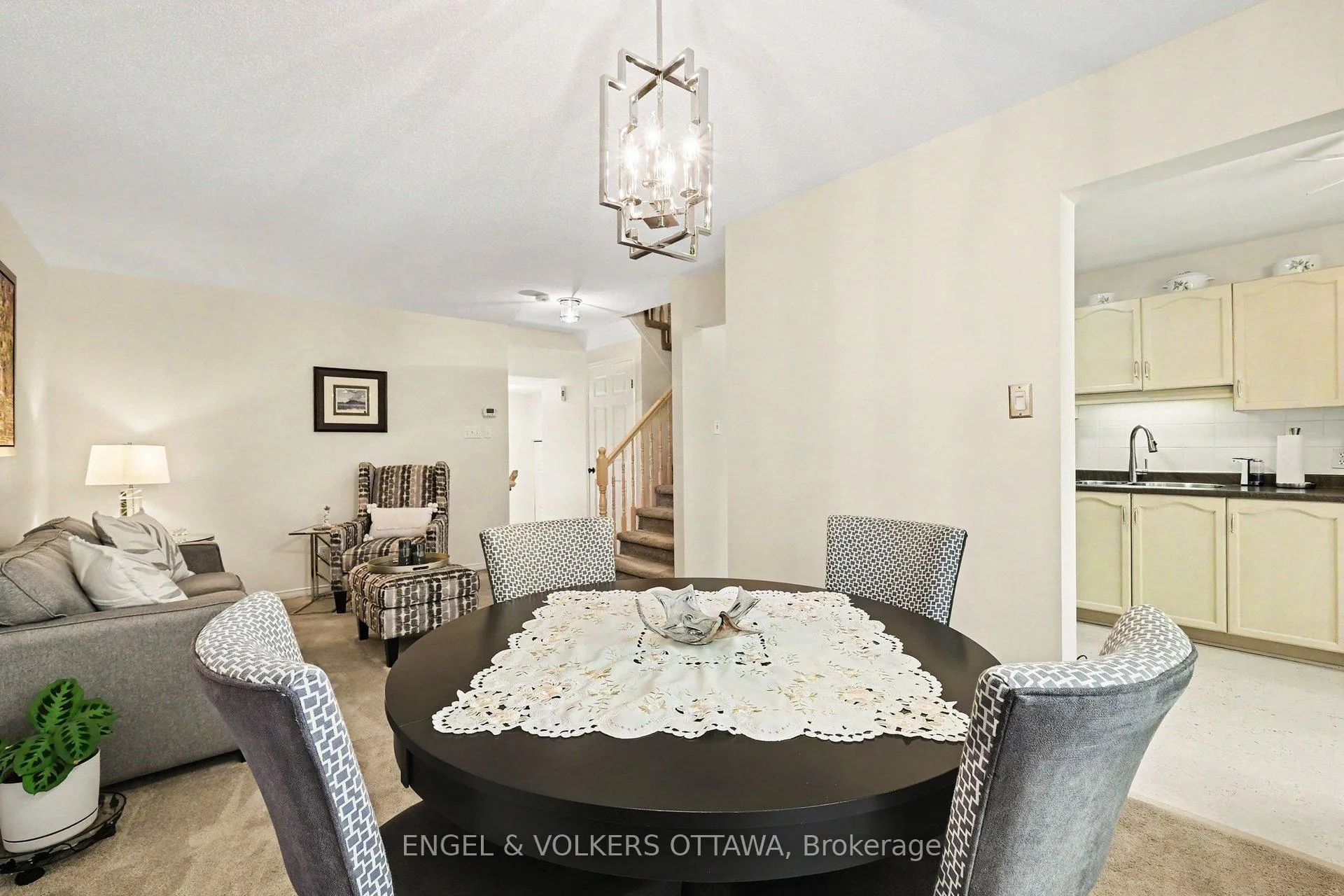 Photo 13 of 19 Riverbank Court, Ottawa, Stittsville (Central) — HOMEH