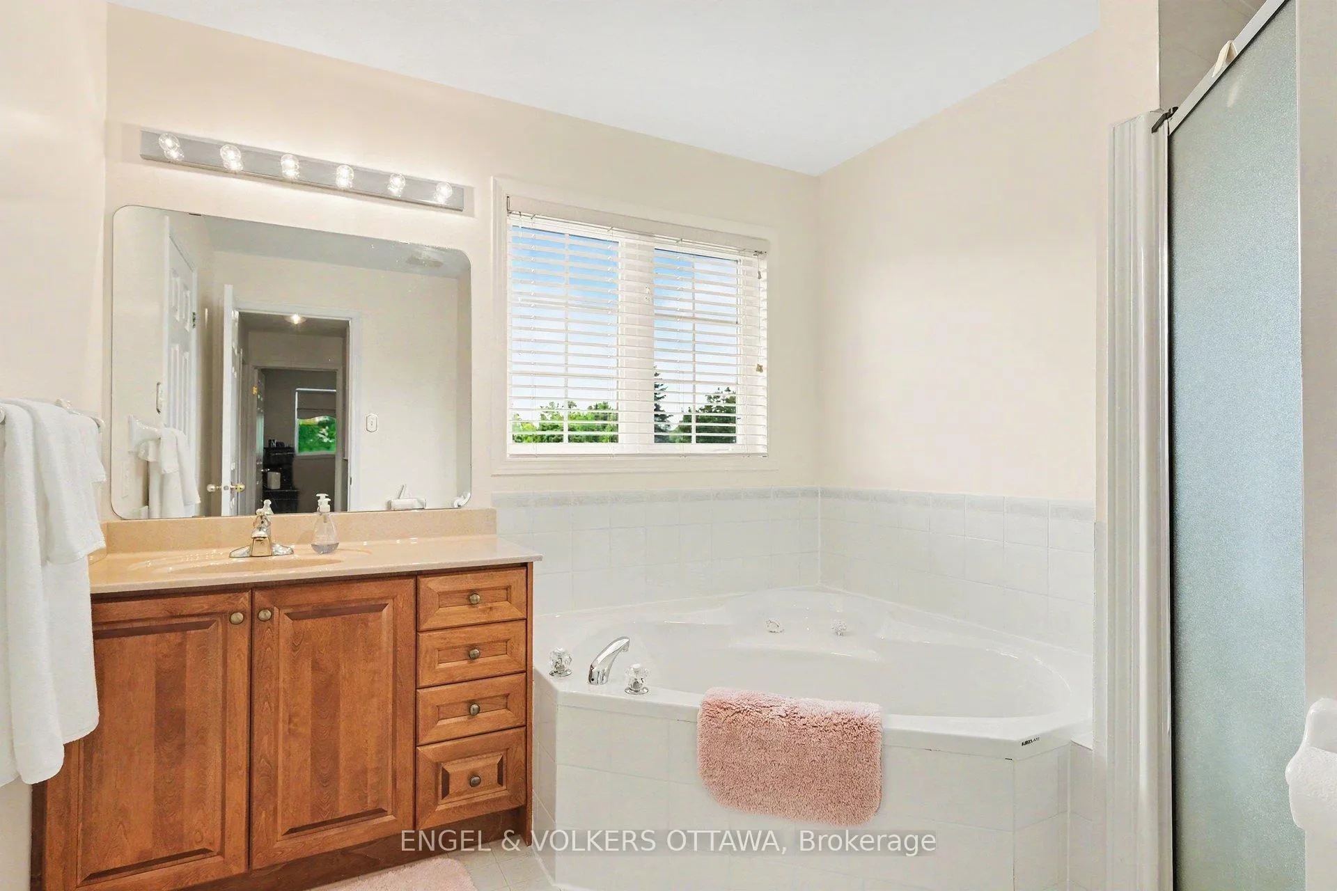 Photo 31 of 19 Riverbank Court, Ottawa, Stittsville (Central) — HOMEH