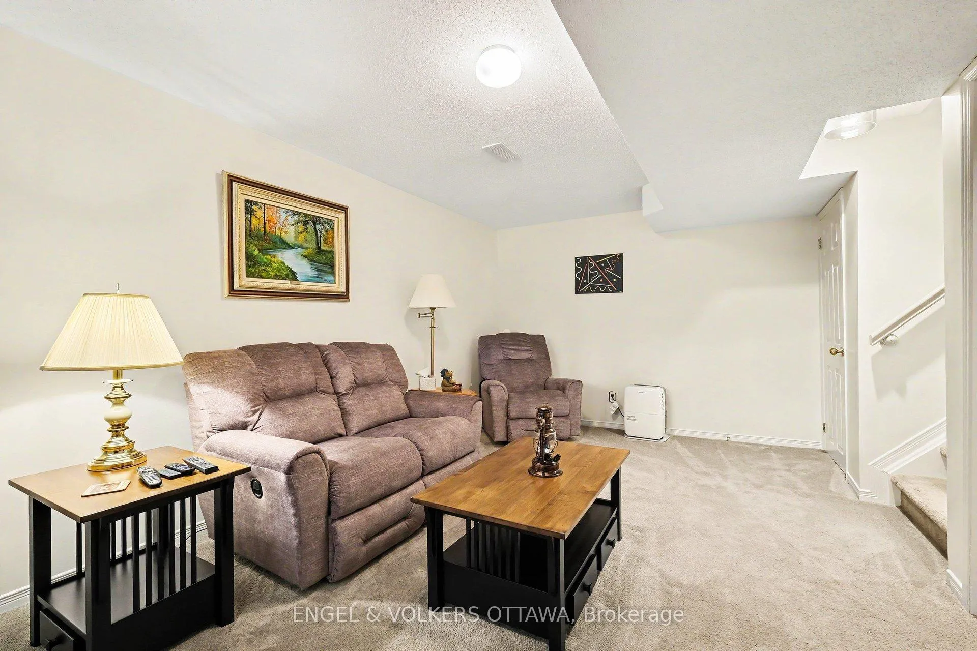 Photo 35 of 19 Riverbank Court, Ottawa, Stittsville (Central) — HOMEH