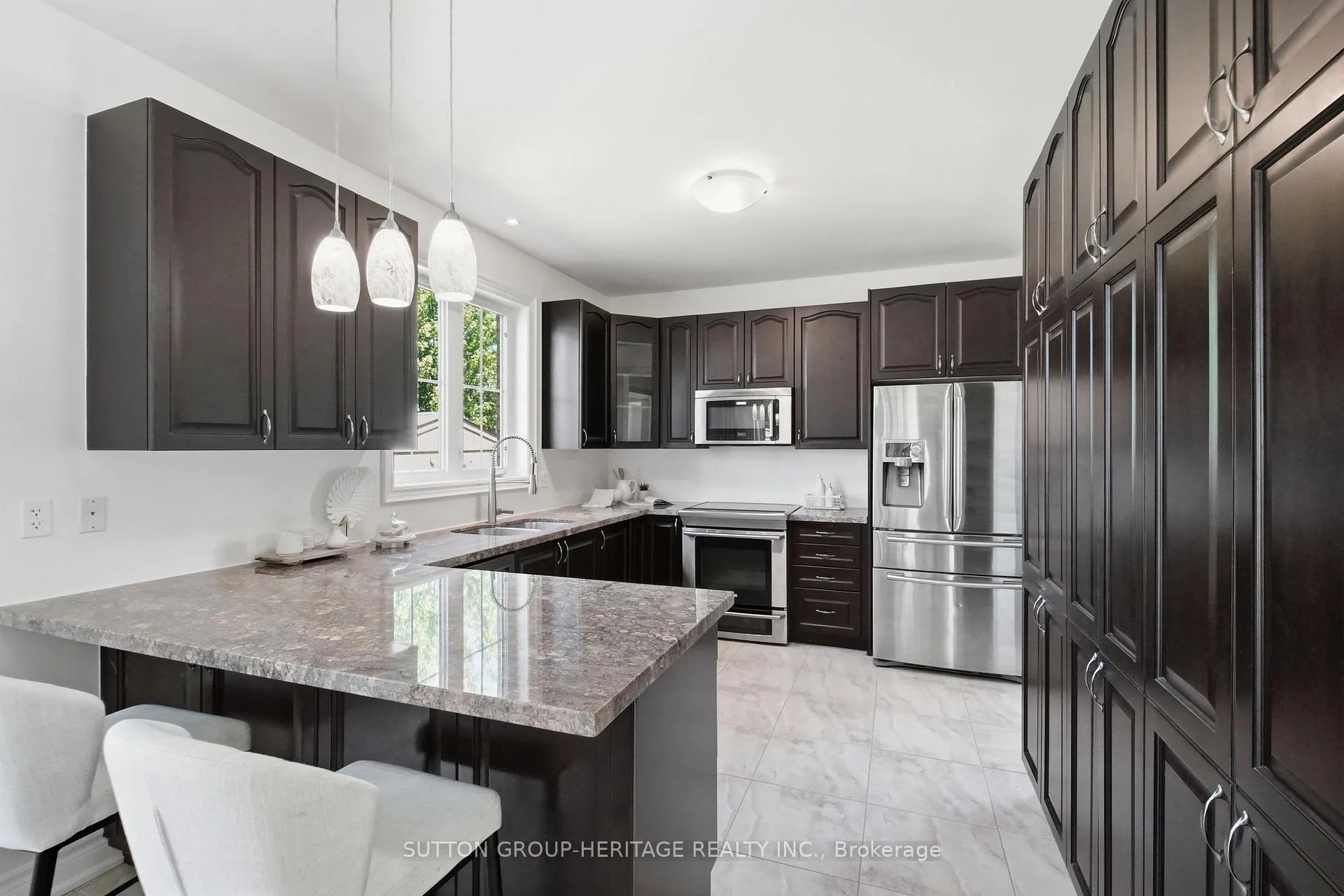 Photo 11 of 58 Gerry Ravary Place, Whitby, Brooklin — HOMEH