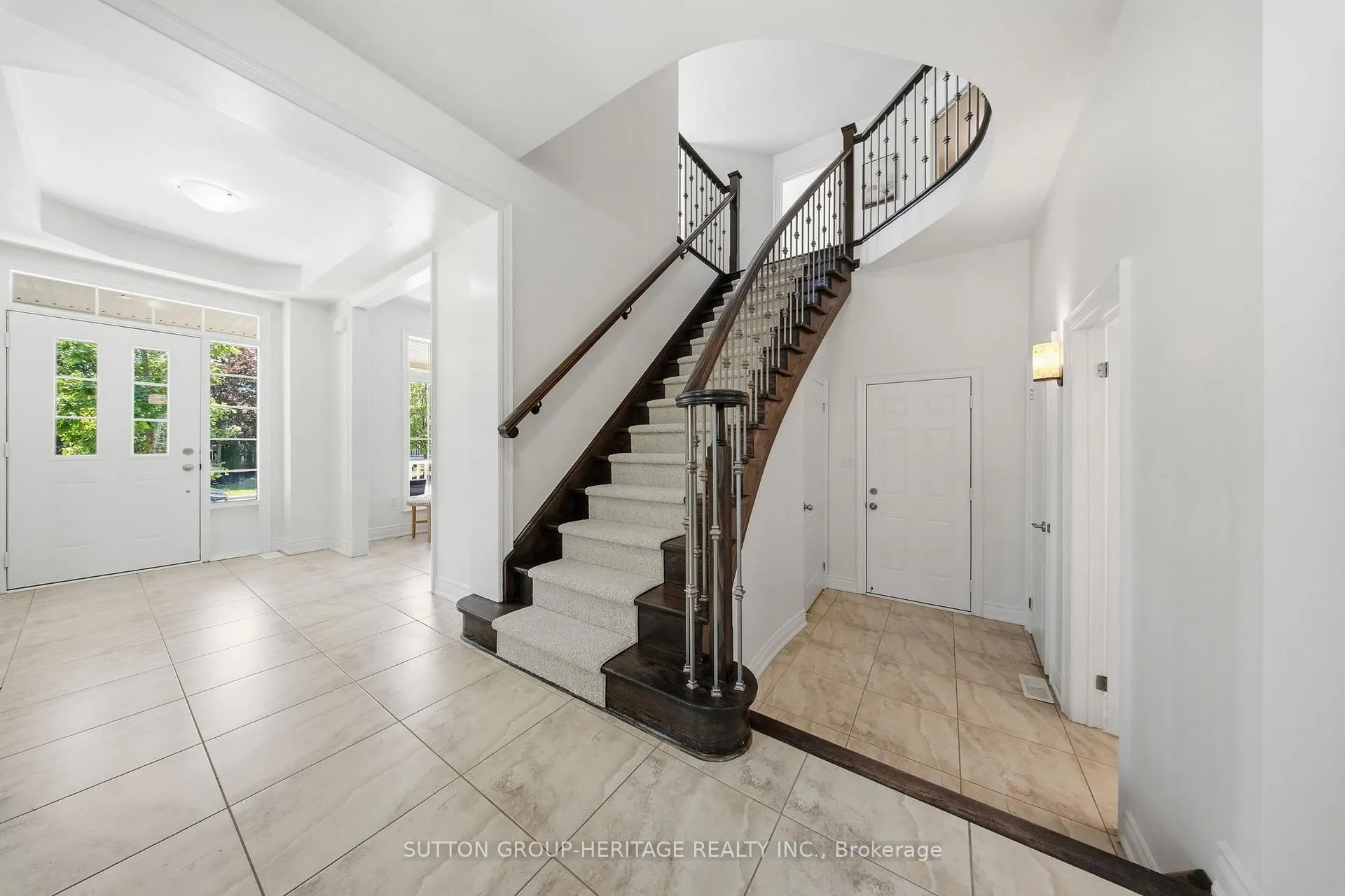 Photo 17 of 58 Gerry Ravary Place, Whitby, Brooklin — HOMEH