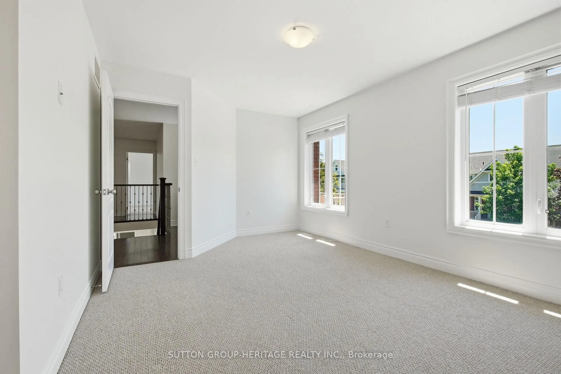 Photo 19 of 58 Gerry Ravary Place, Whitby, Brooklin — HOMEH