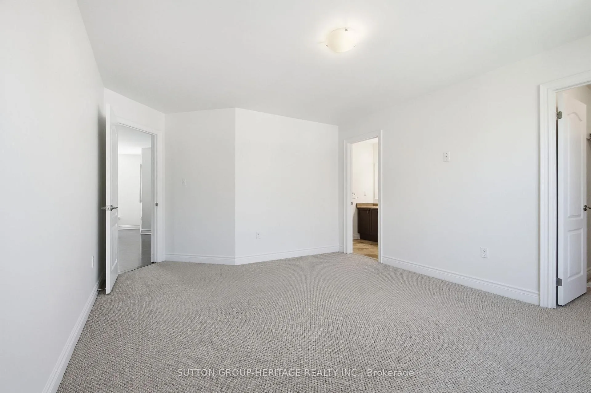 Photo 21 of 58 Gerry Ravary Place, Whitby, Brooklin — HOMEH