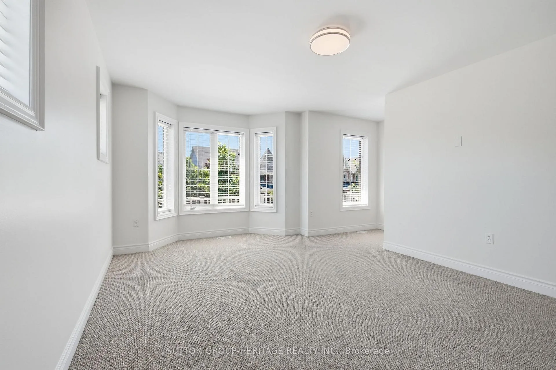 Photo 26 of 58 Gerry Ravary Place, Whitby, Brooklin — HOMEH