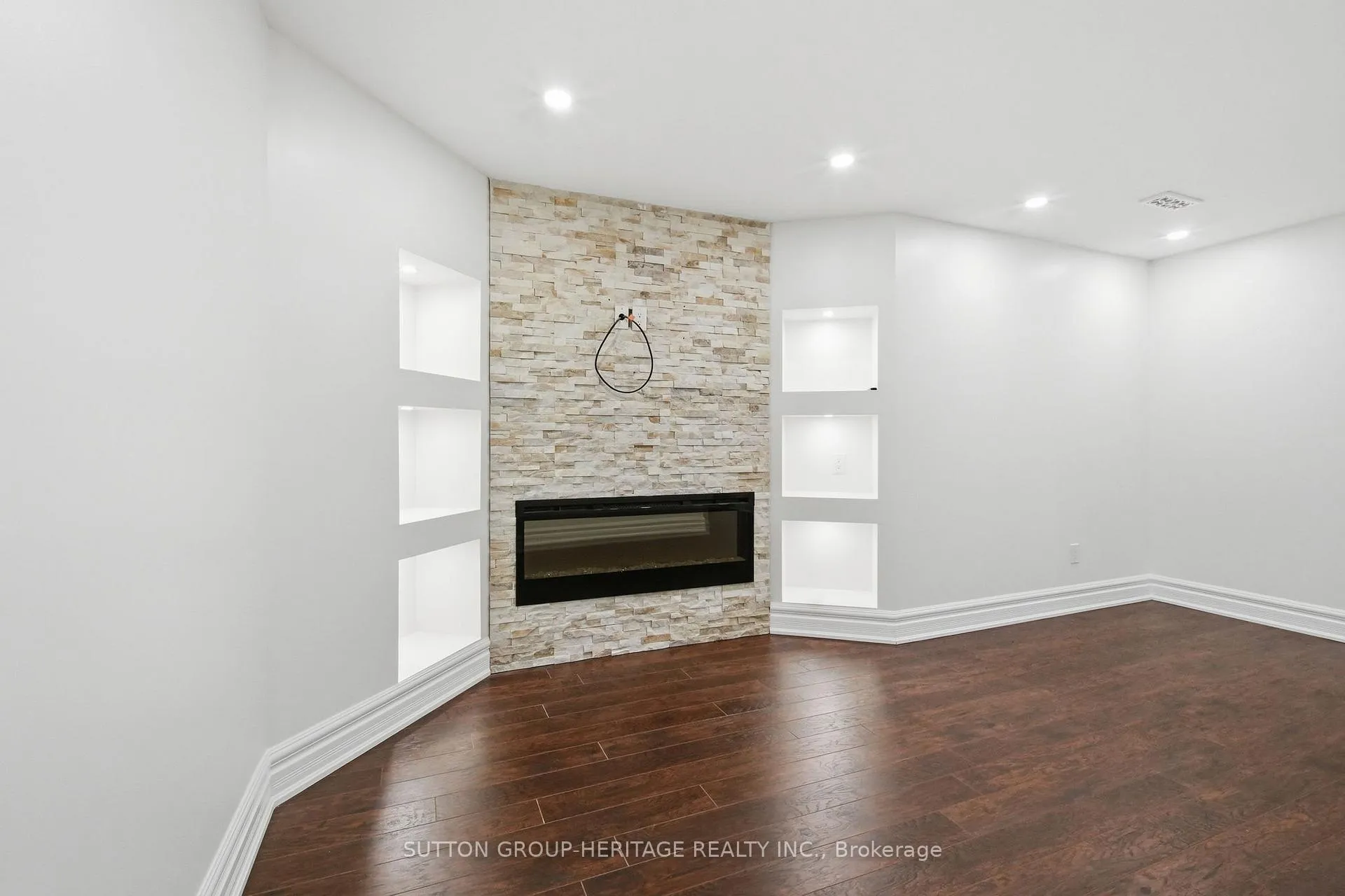 Photo 28 of 58 Gerry Ravary Place, Whitby, Brooklin — HOMEH