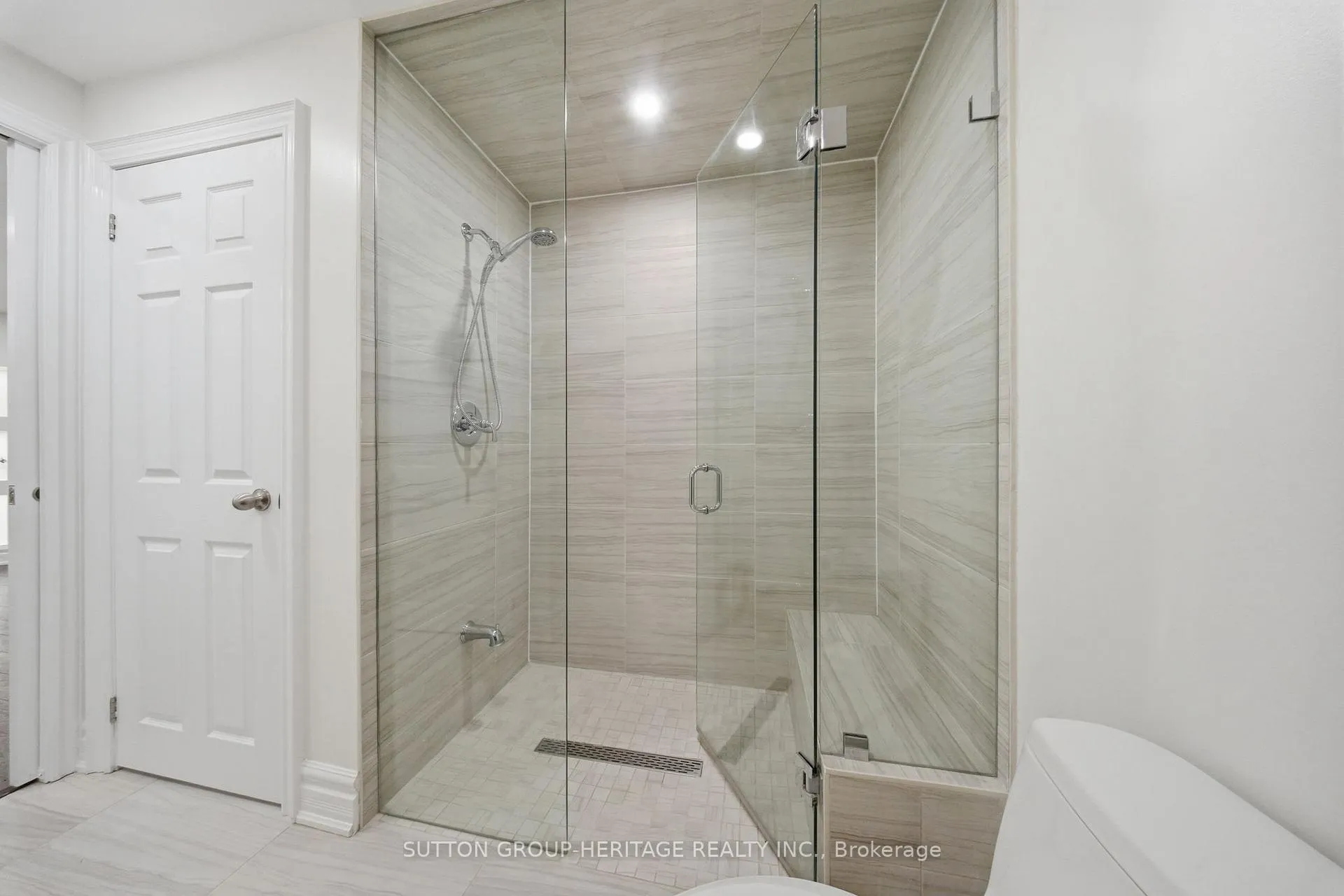 Photo 30 of 58 Gerry Ravary Place, Whitby, Brooklin — HOMEH