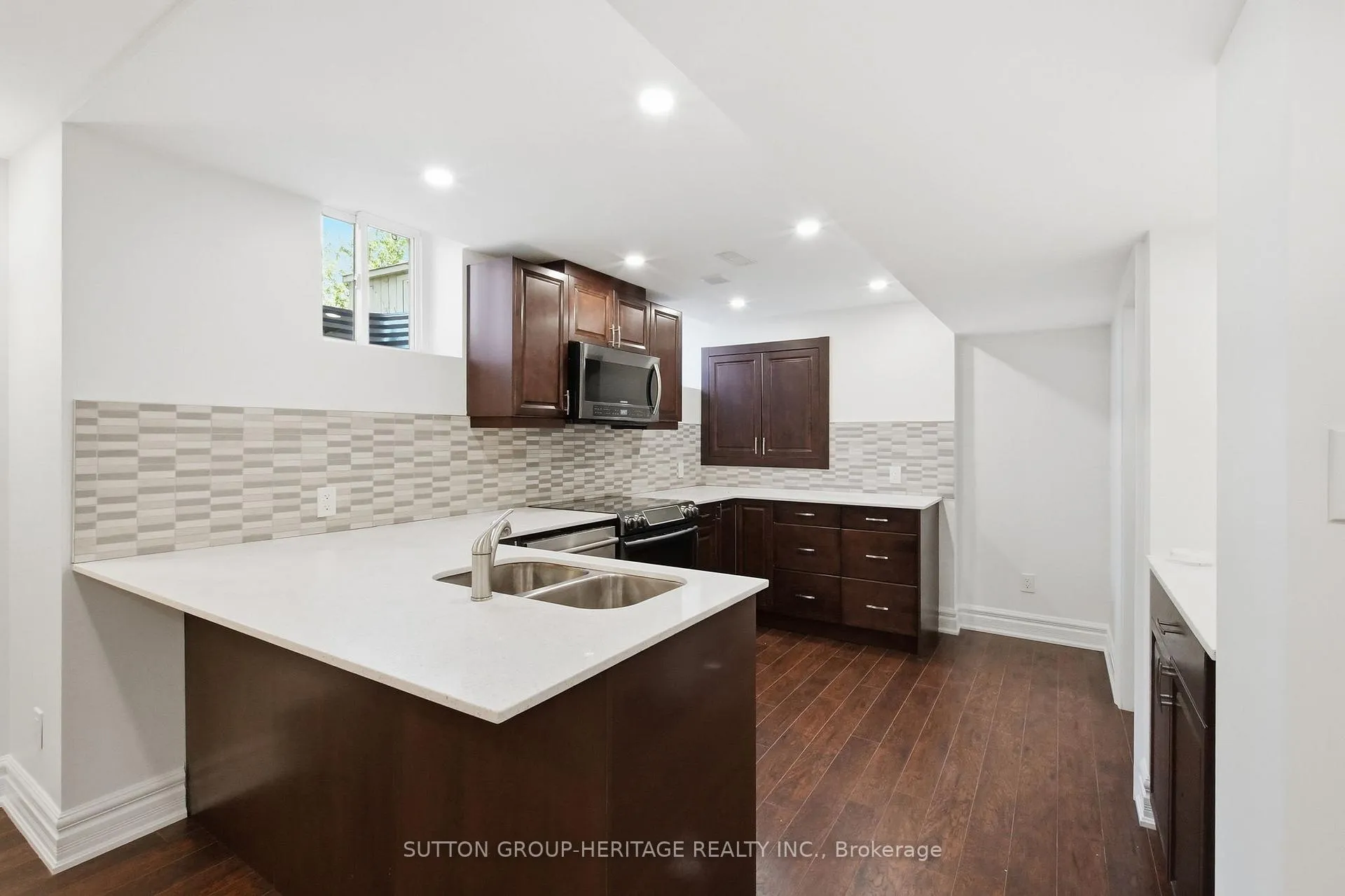 Photo 31 of 58 Gerry Ravary Place, Whitby, Brooklin — HOMEH