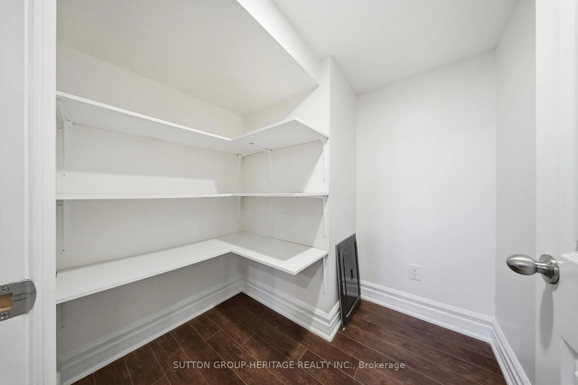 Photo 32 of 58 Gerry Ravary Place, Whitby, Brooklin — HOMEH