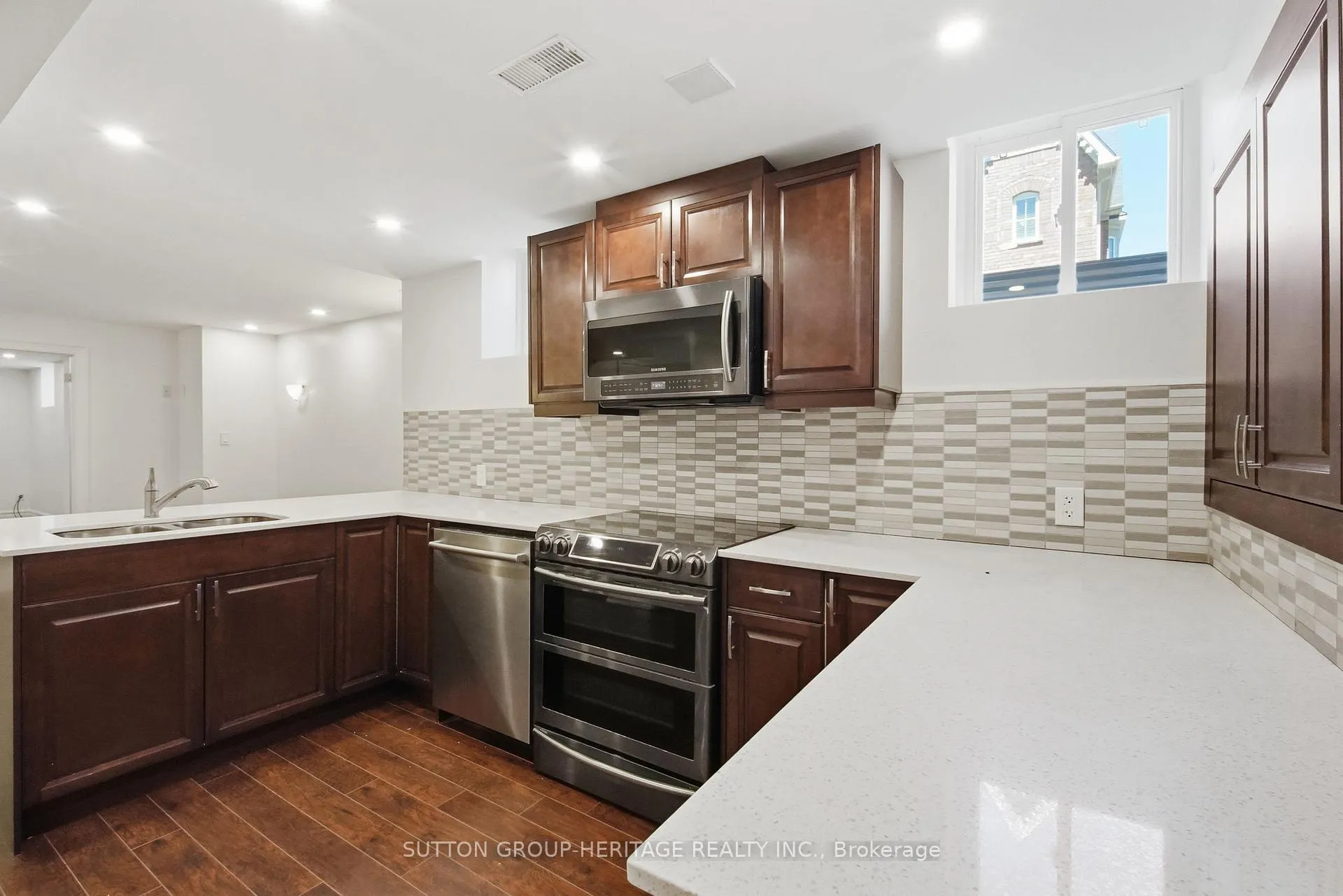 Photo 33 of 58 Gerry Ravary Place, Whitby, Brooklin — HOMEH