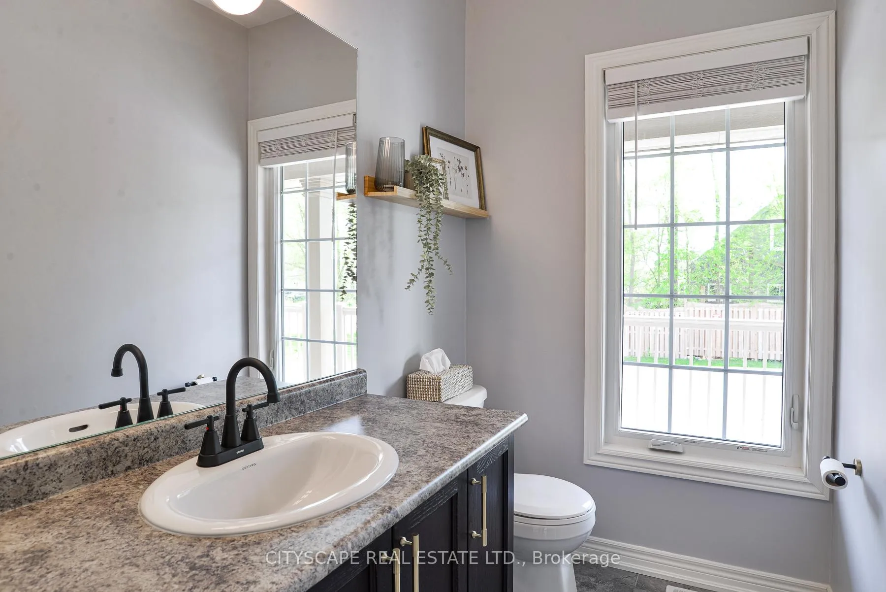 Photo 11 of 248 James Street E, Orillia — HOMEH