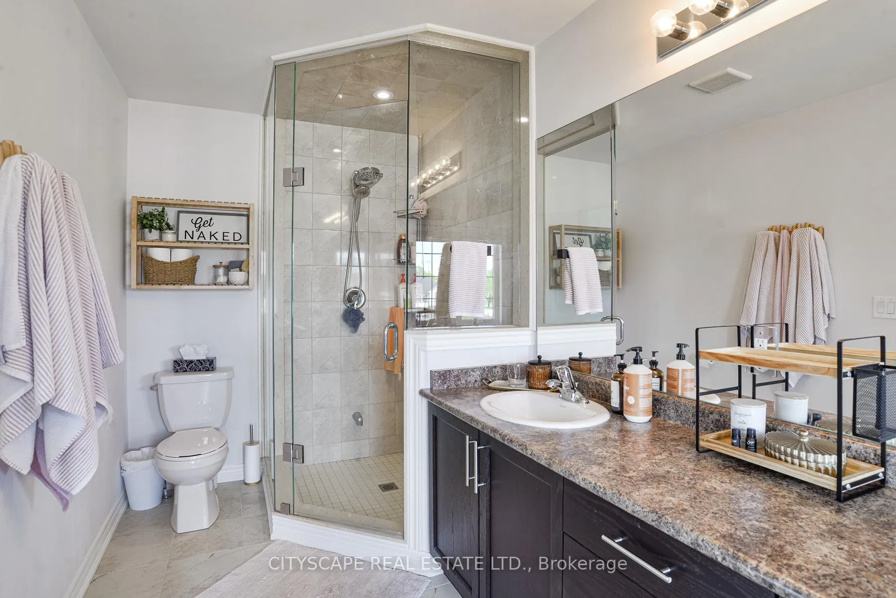 Photo 14 of 248 James Street E, Orillia — HOMEH