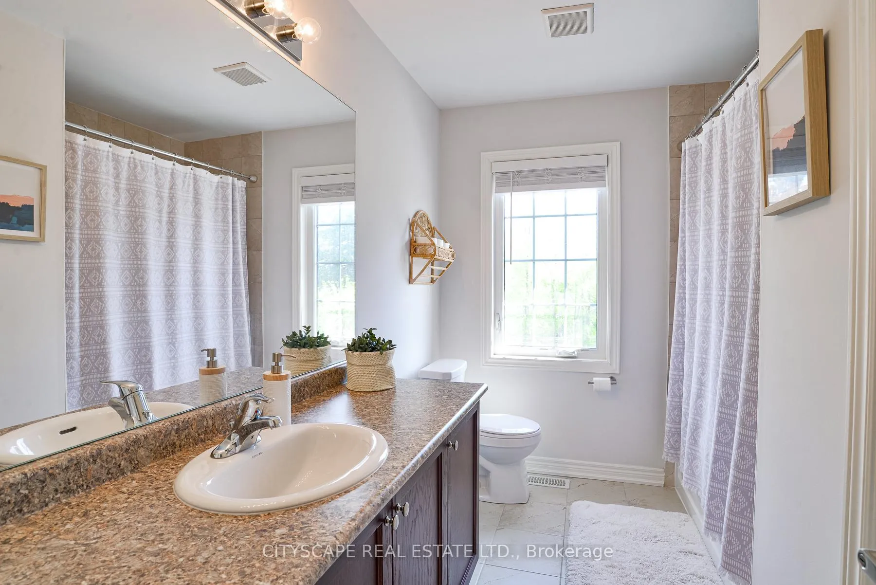 Photo 17 of 248 James Street E, Orillia — HOMEH