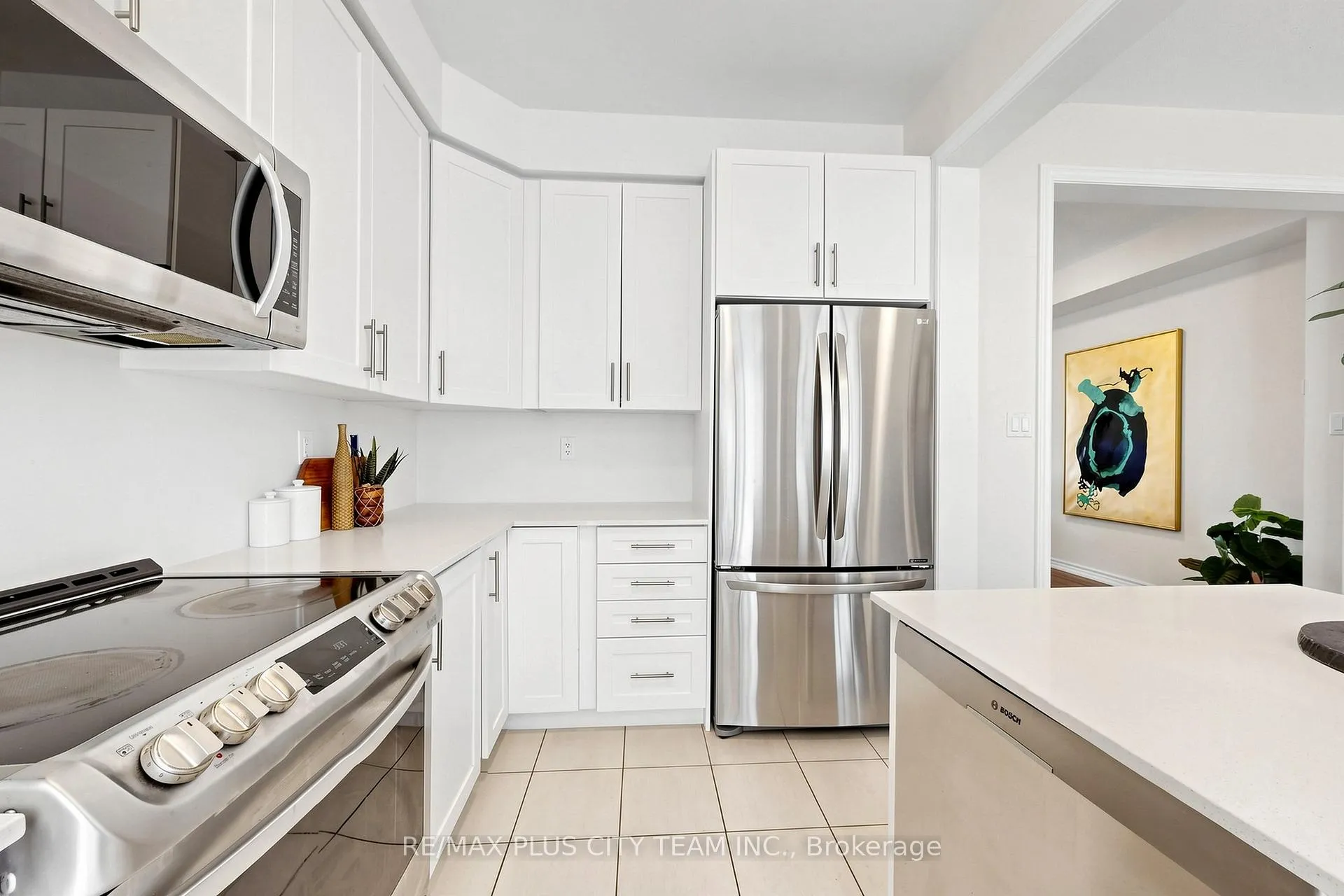 Photo 13 of 81 Allegranza Avenue, Vaughan, Vellore Village — HOMEH