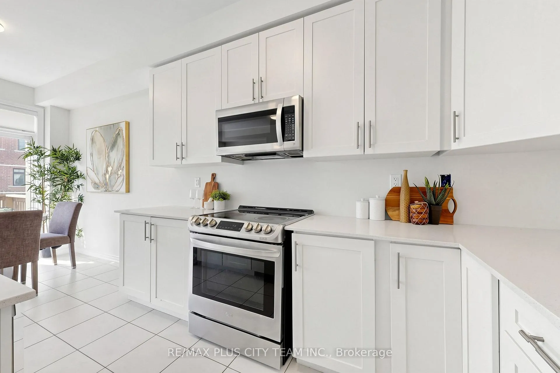 Photo 14 of 81 Allegranza Avenue, Vaughan, Vellore Village — HOMEH