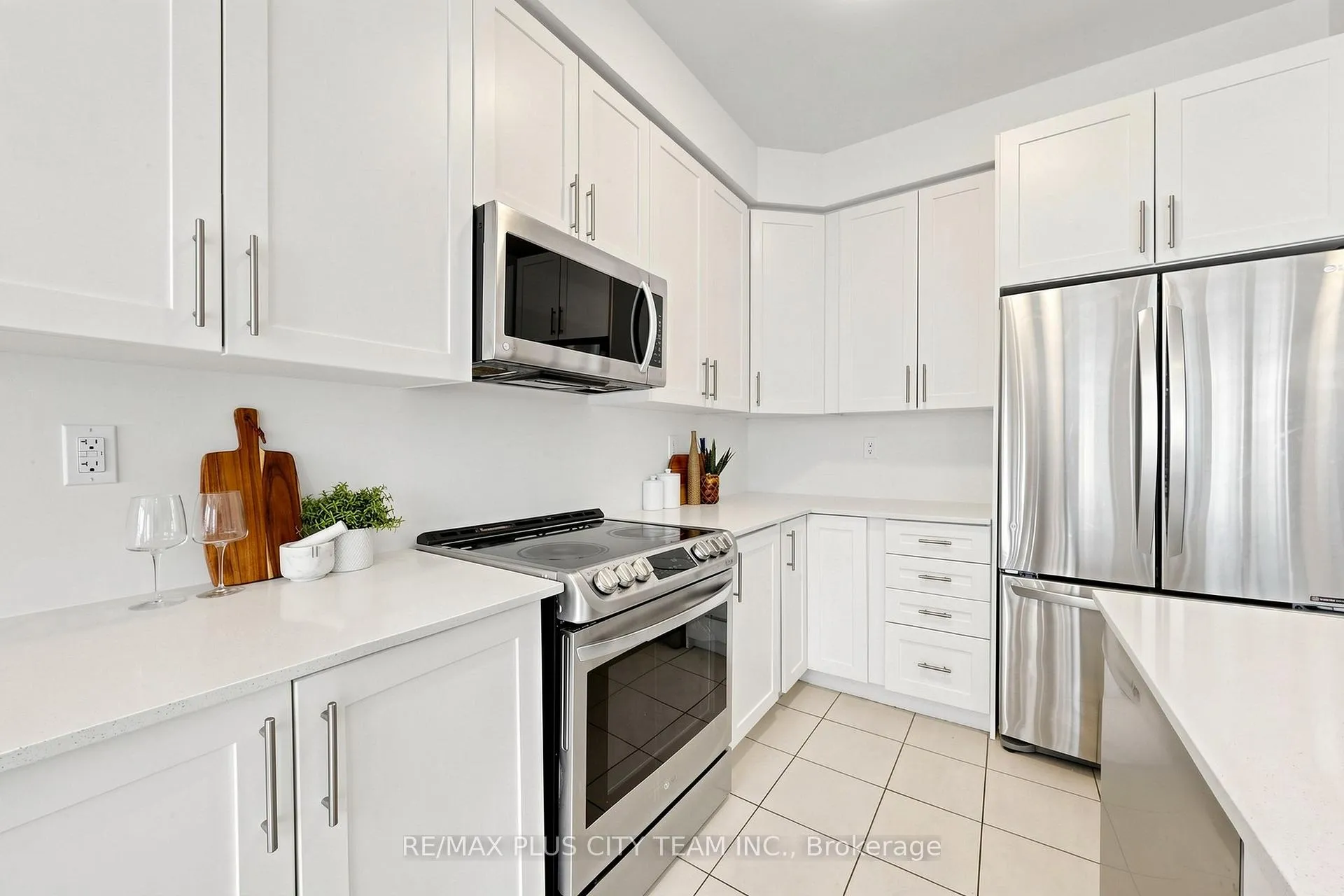 Photo 15 of 81 Allegranza Avenue, Vaughan, Vellore Village — HOMEH