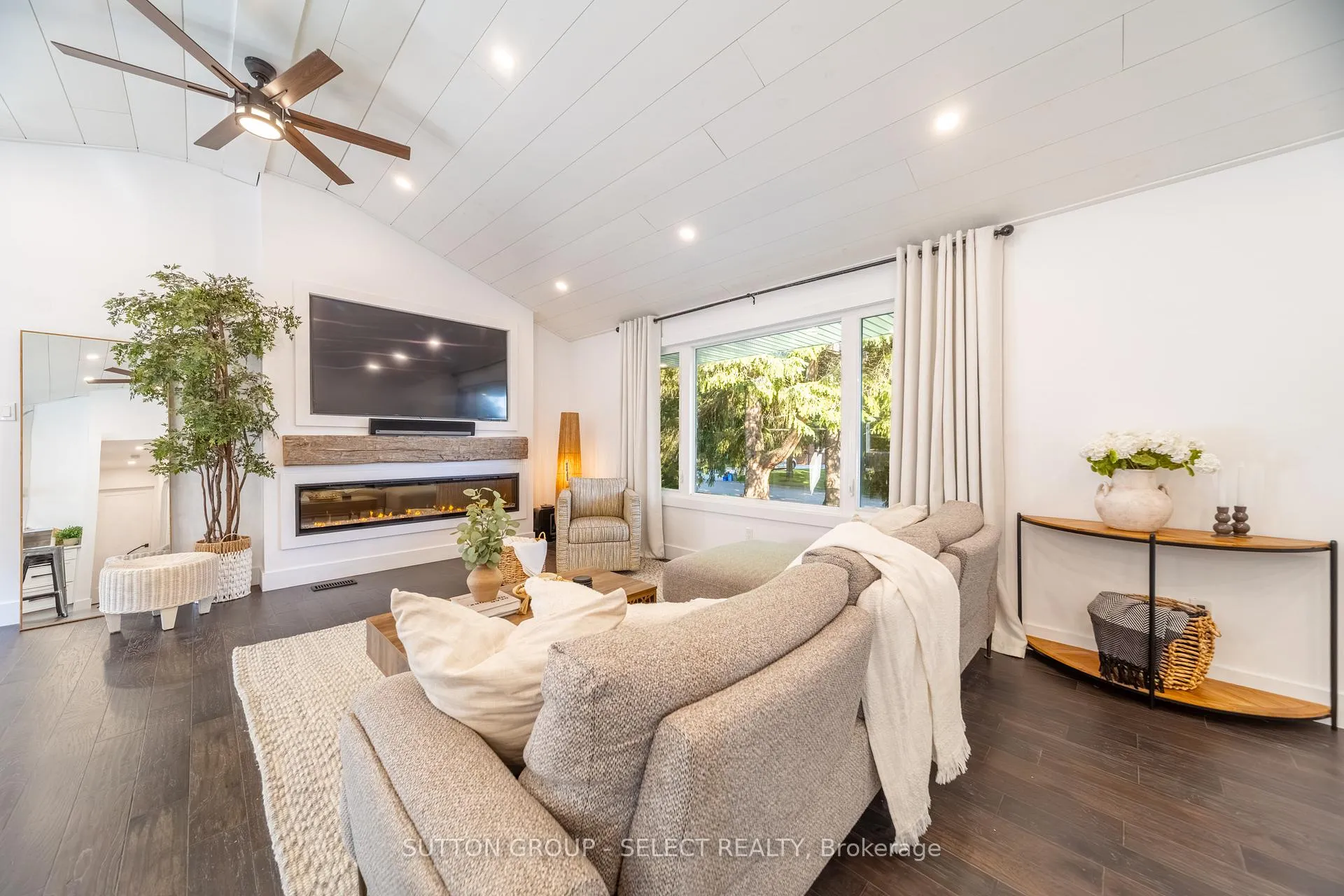 Photo 8 of 1615 Sharon Drive, London, North A — HOMEH