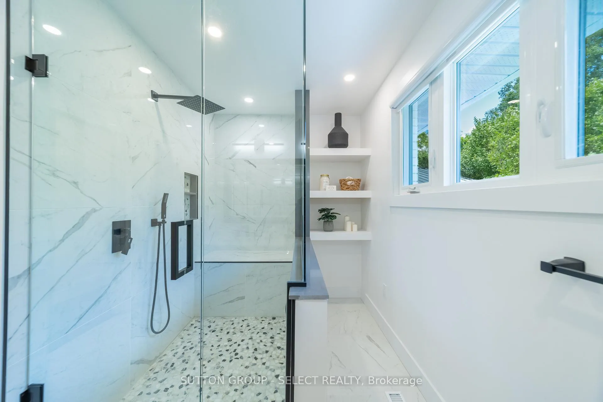 Photo 23 of 1615 Sharon Drive, London, North A — HOMEH