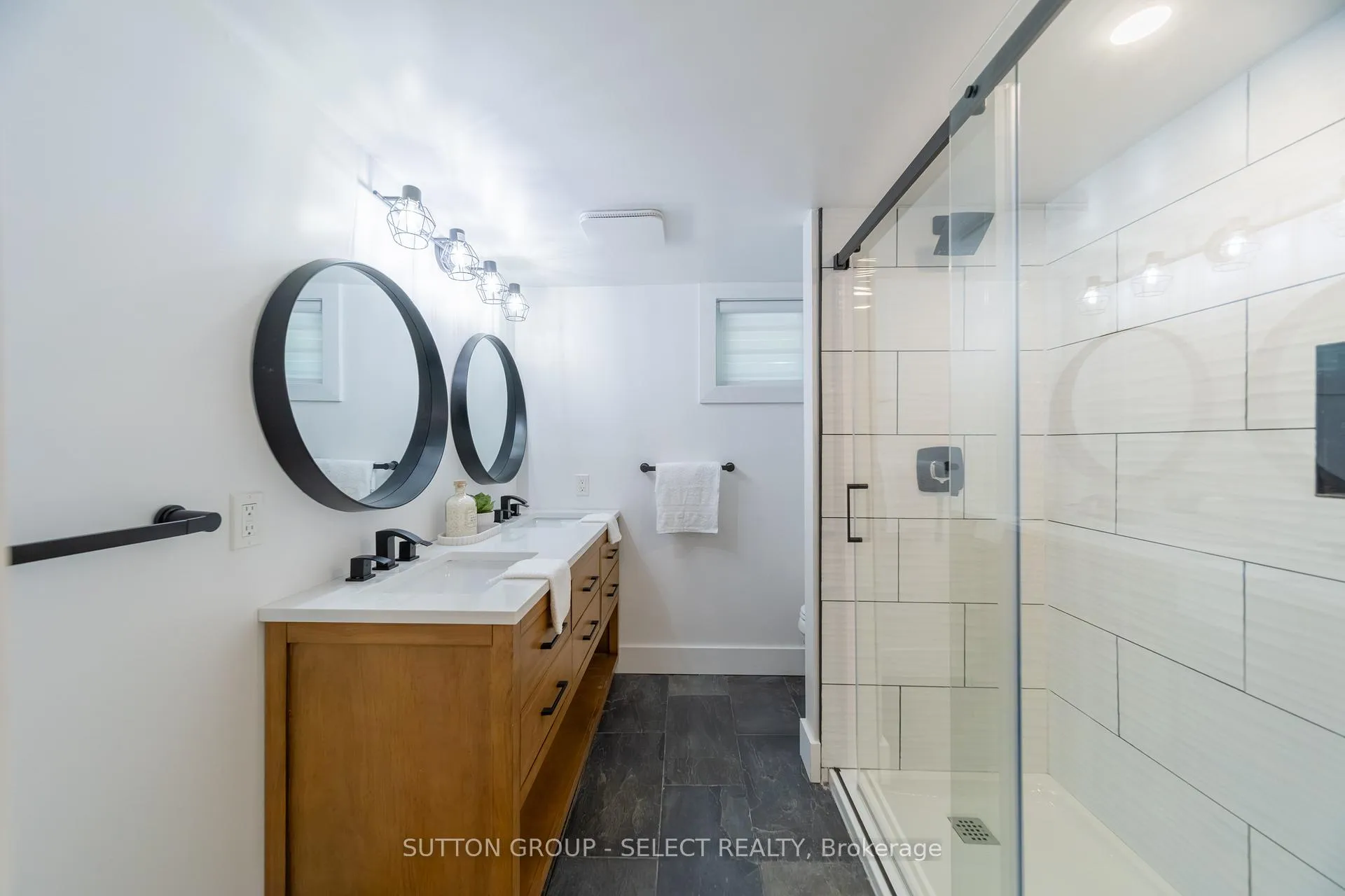 Photo 34 of 1615 Sharon Drive, London, North A — HOMEH