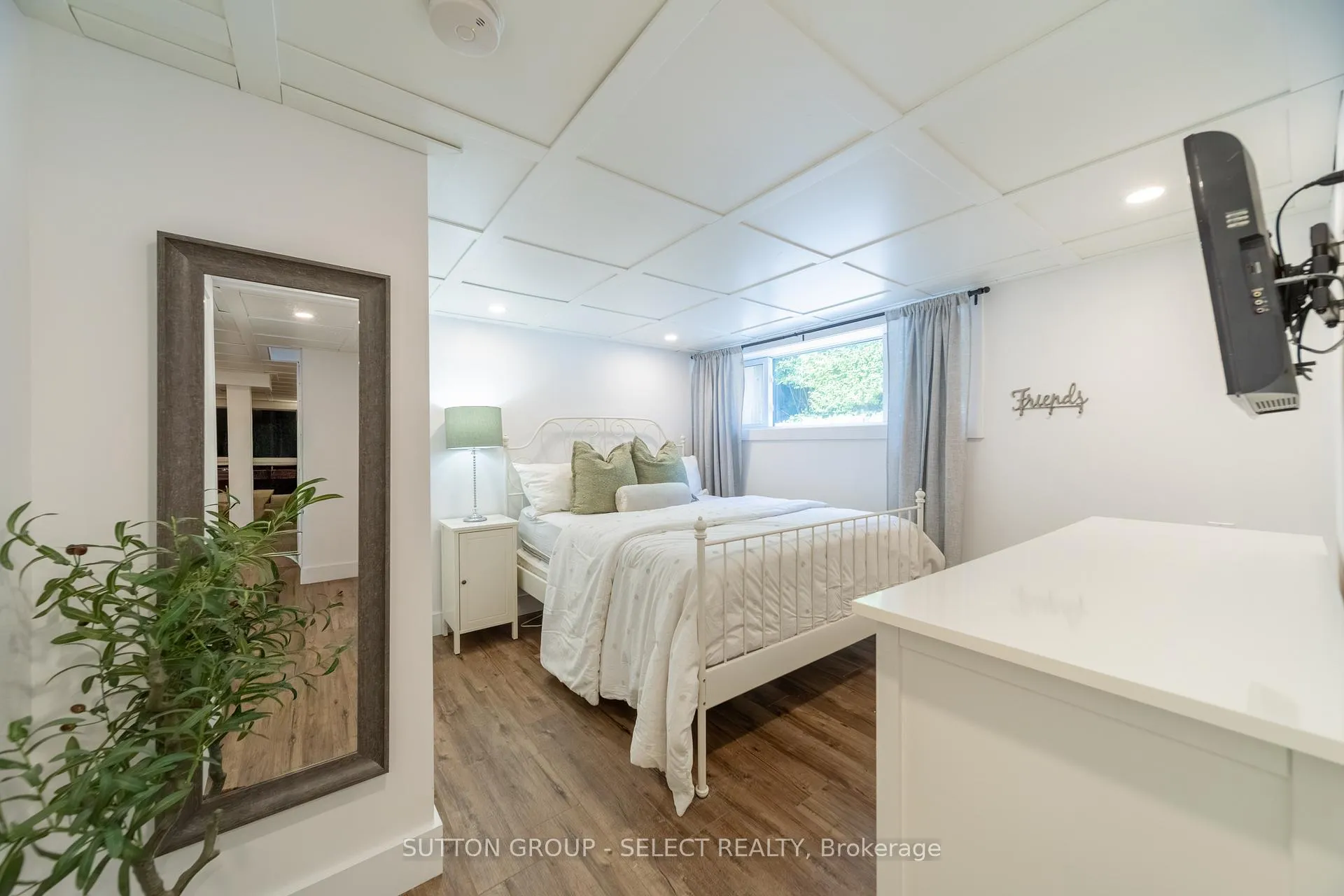Photo 35 of 1615 Sharon Drive, London, North A — HOMEH