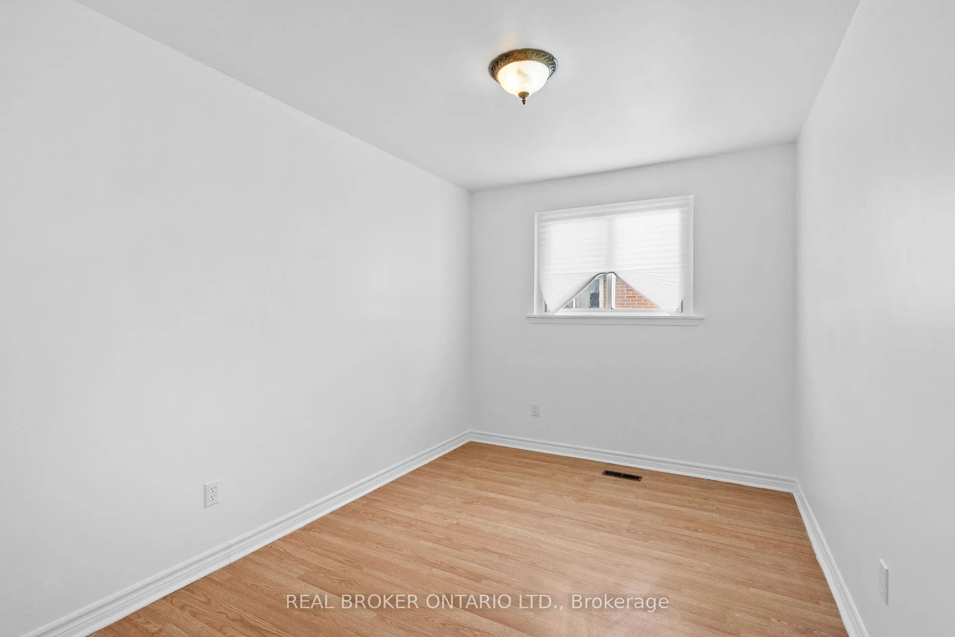 Photo 12 of 11 Cathcart Crescent, Brampton, Avondale — HOMEH