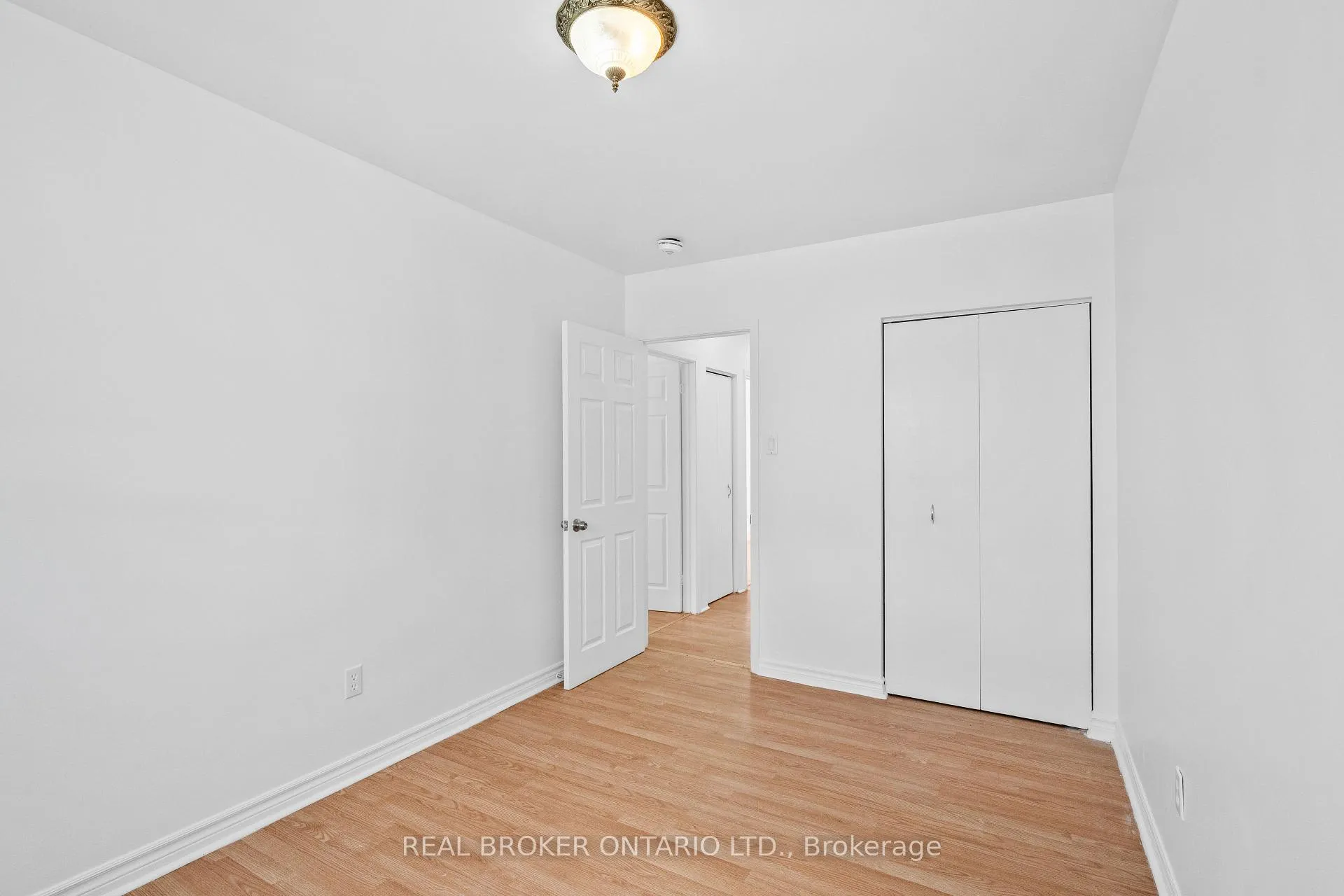 Photo 14 of 11 Cathcart Crescent, Brampton, Avondale — HOMEH