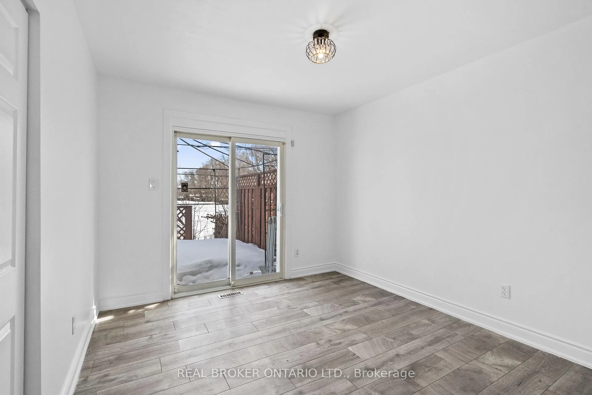 Photo 18 of 11 Cathcart Crescent, Brampton, Avondale — HOMEH