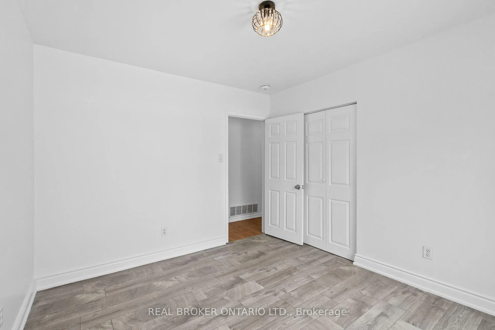 Photo 19 of 11 Cathcart Crescent, Brampton, Avondale — HOMEH