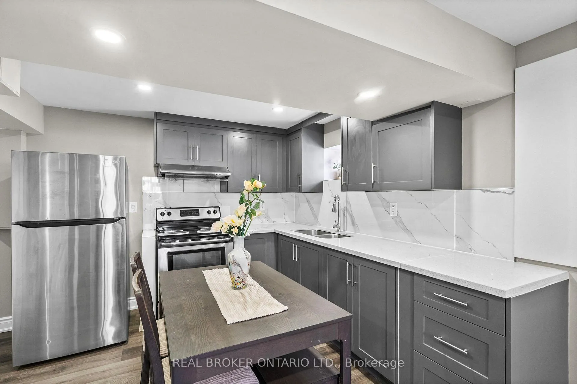 Photo 24 of 11 Cathcart Crescent, Brampton, Avondale — HOMEH