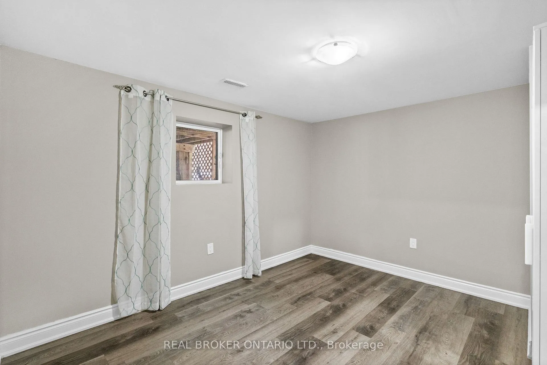 Photo 28 of 11 Cathcart Crescent, Brampton, Avondale — HOMEH