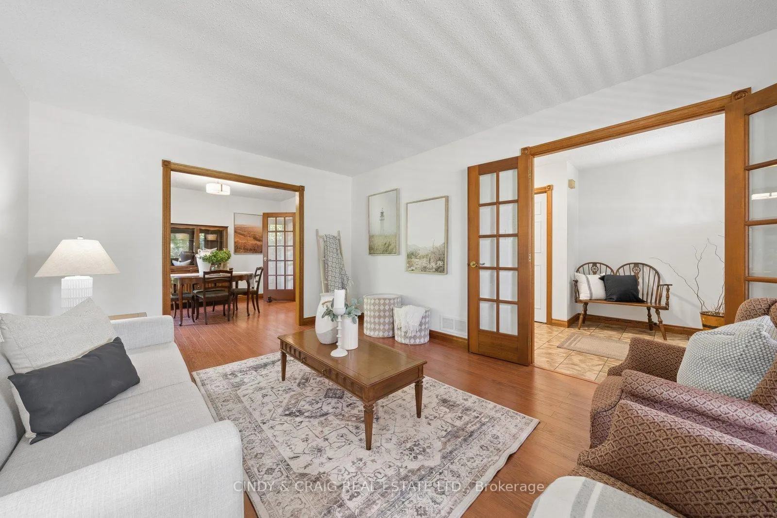 Photo 5 of 34 Cloverfield Street, Clarington, Courtice — HOMEH