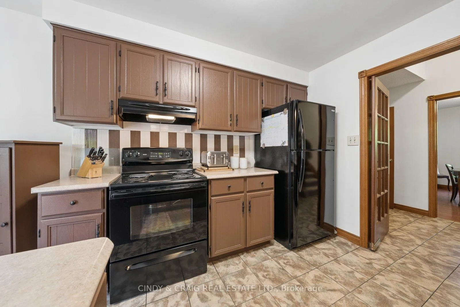 Photo 8 of 34 Cloverfield Street, Clarington, Courtice — HOMEH
