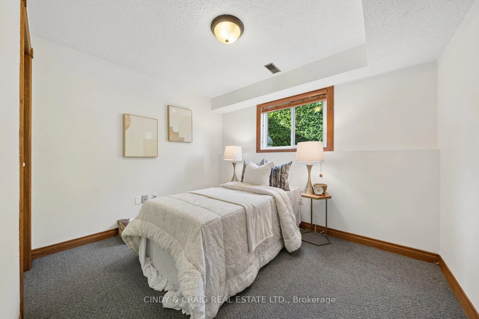Photo 15 of 34 Cloverfield Street, Clarington, Courtice — HOMEH