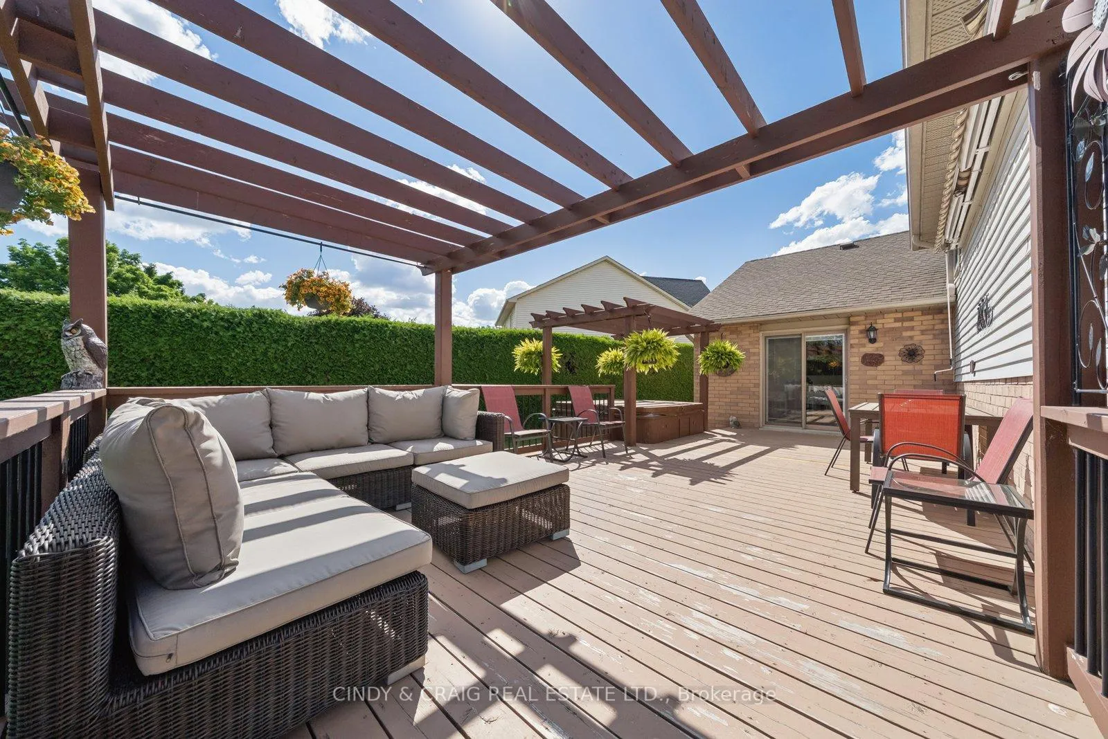 Photo 17 of 34 Cloverfield Street, Clarington, Courtice — HOMEH