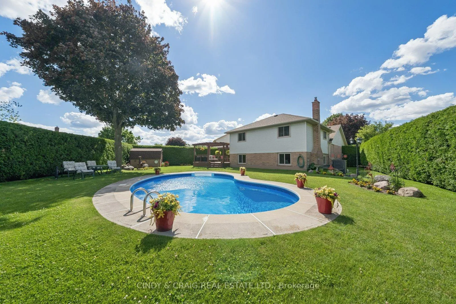 Photo 21 of 34 Cloverfield Street, Clarington, Courtice — HOMEH