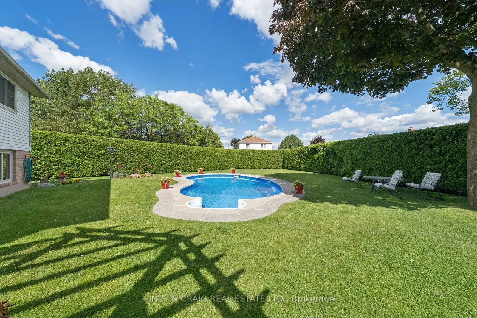 Photo 22 of 34 Cloverfield Street, Clarington, Courtice — HOMEH