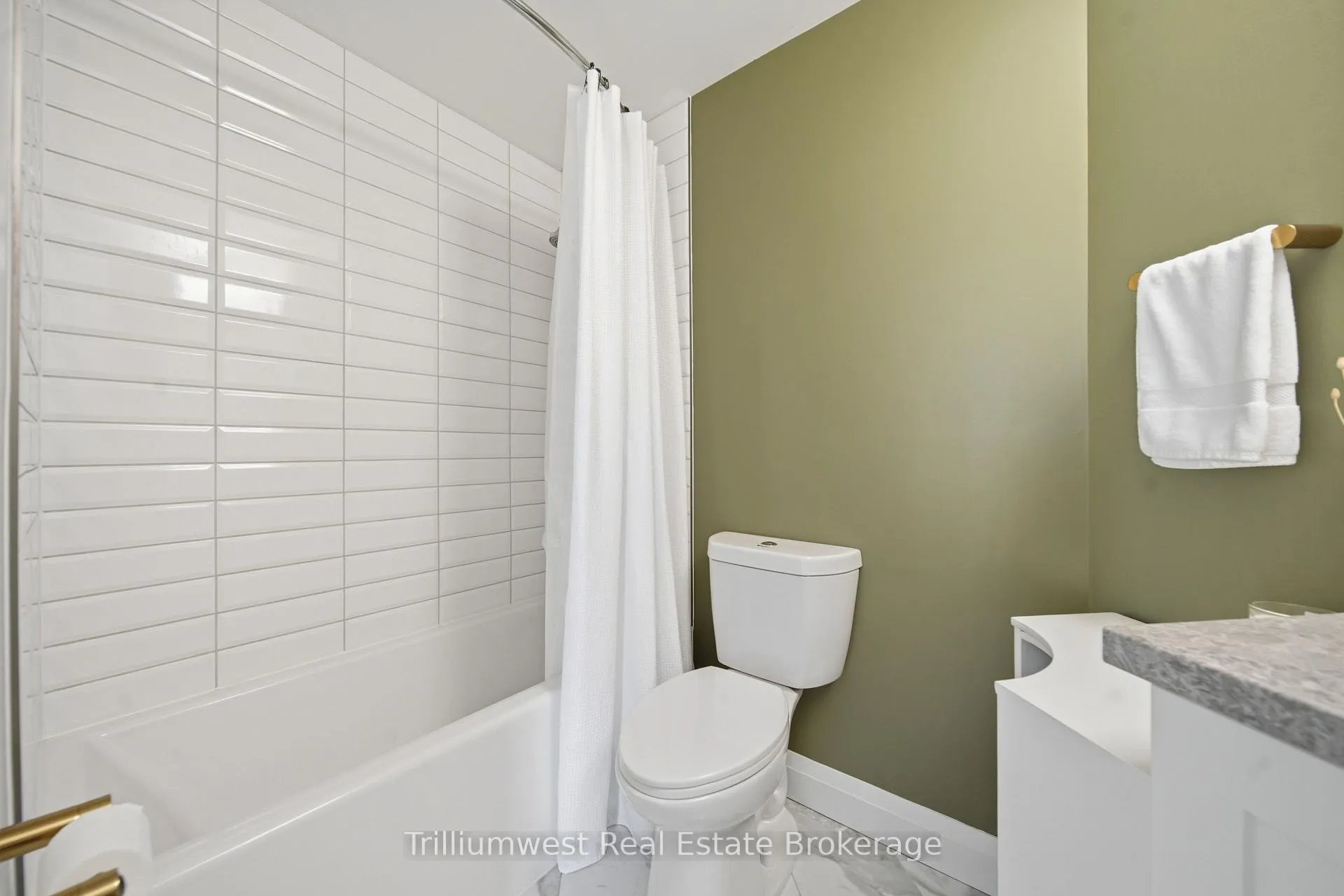 Photo 19 of Unit 202, 332 Gosling Gardens, Guelph, Clairfields/Hanlon Business Park — HOMEH