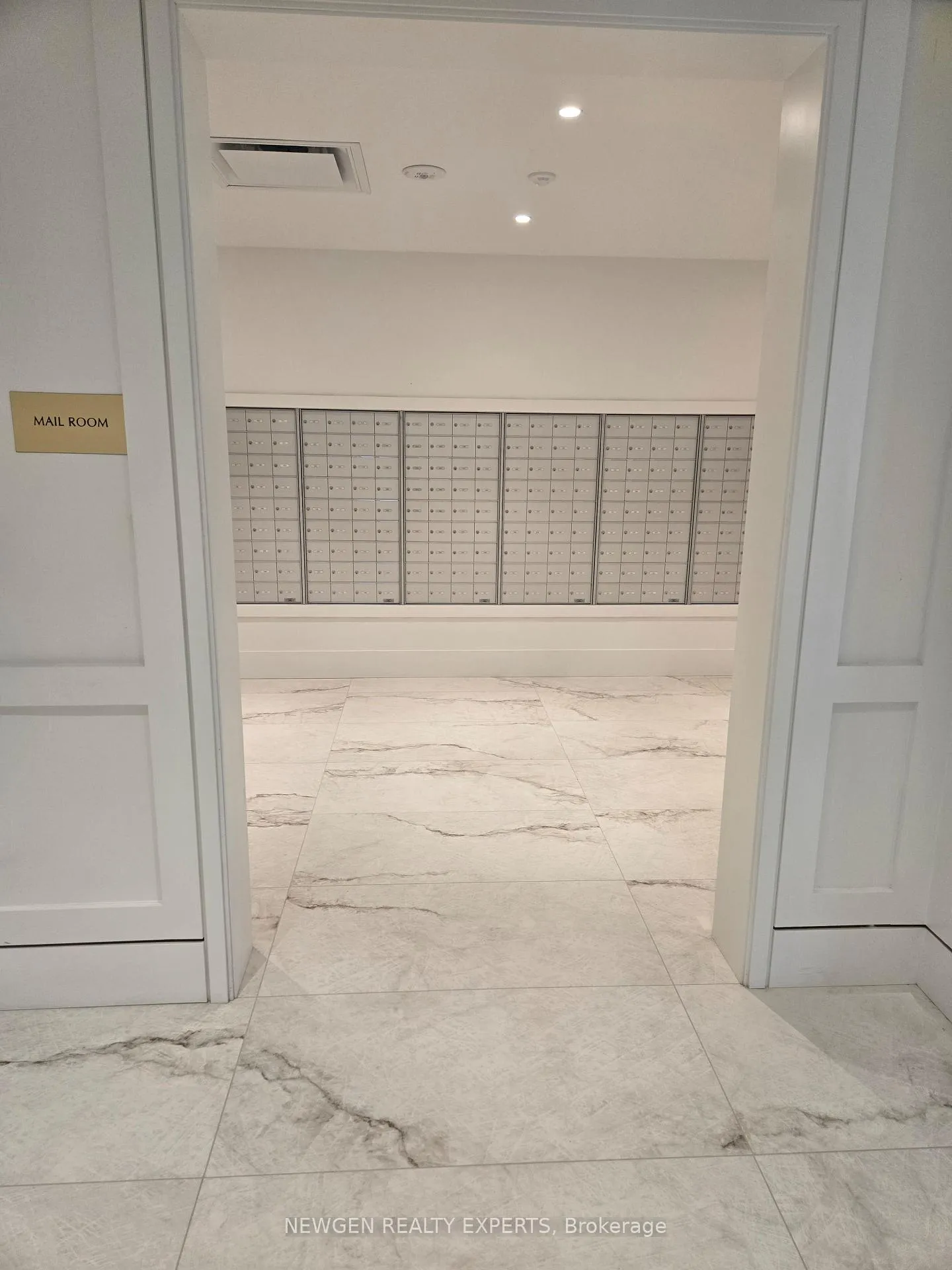 Front of Unit 422, 4010 Eglinton Avenue W