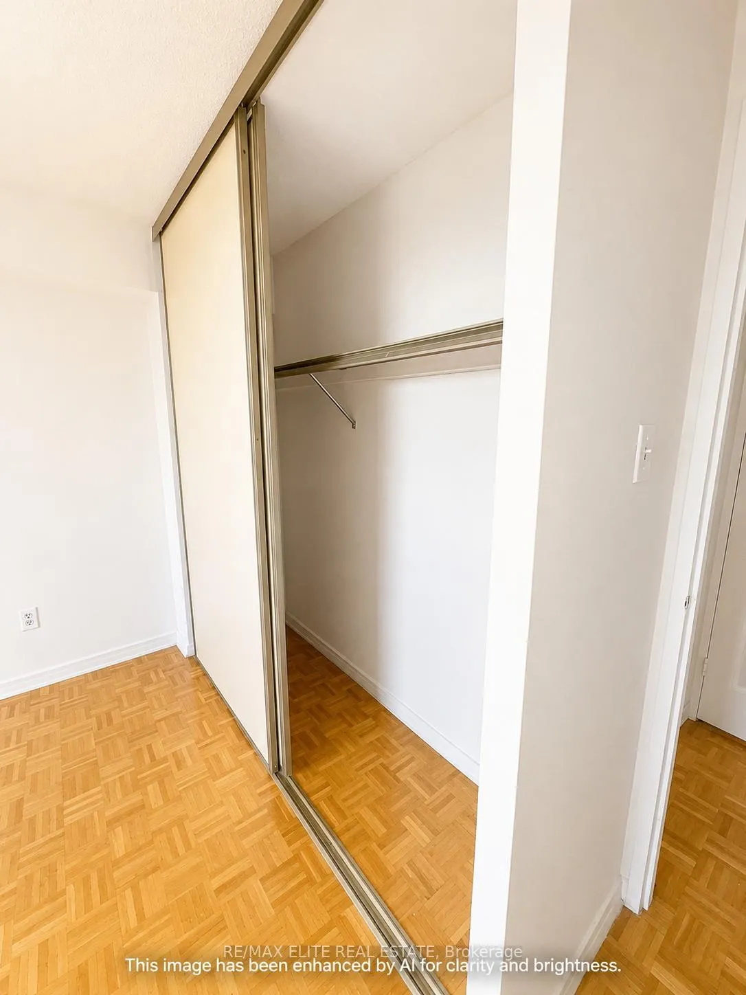 Photo 6 of Unit 715, 80 St Patrick Street, Toronto, Kensington-Chinatown — HOMEH