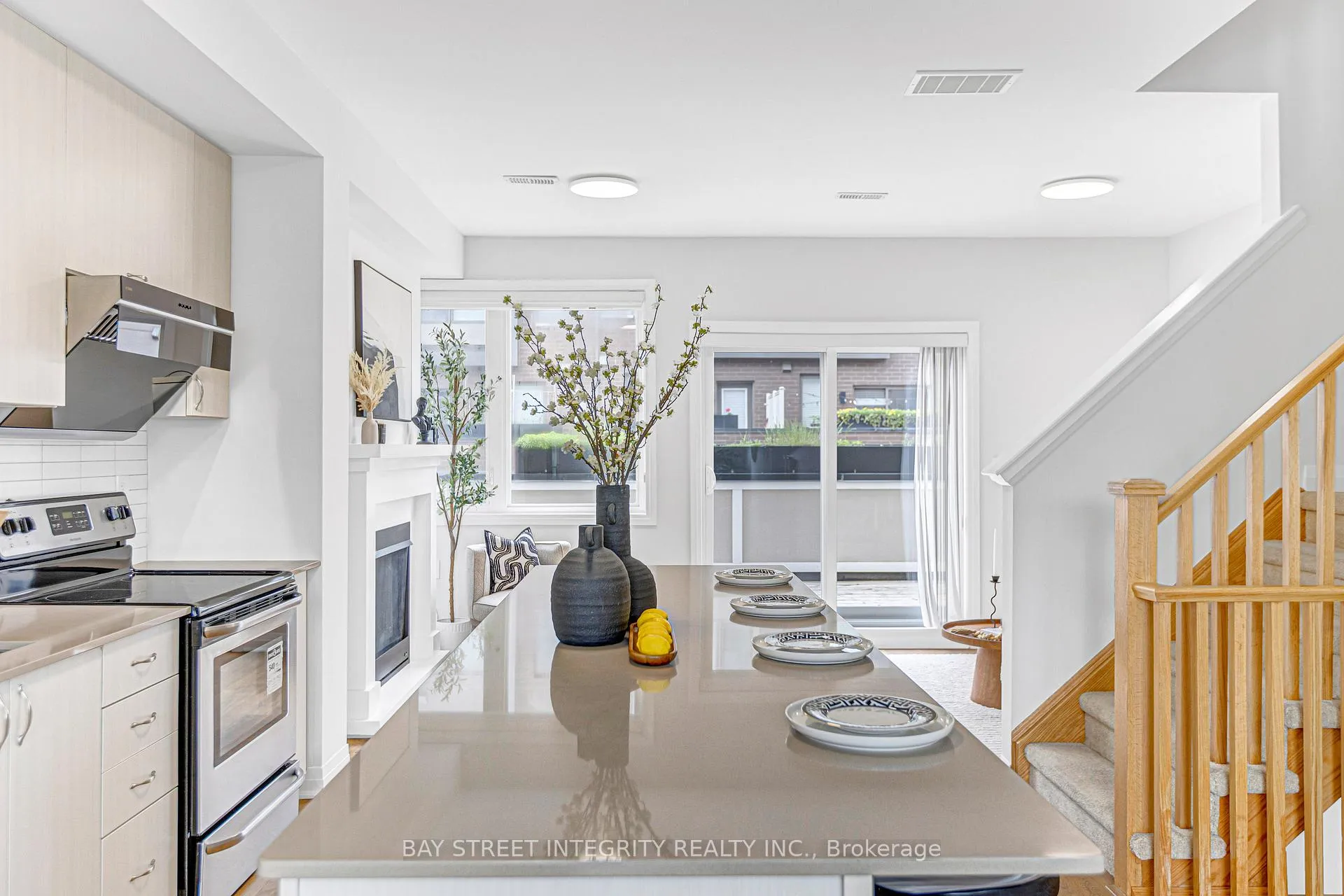 Photo 12 of 139 Stanley Greene Boulevard, North York, Downsview-Roding-CFB — HOMEH